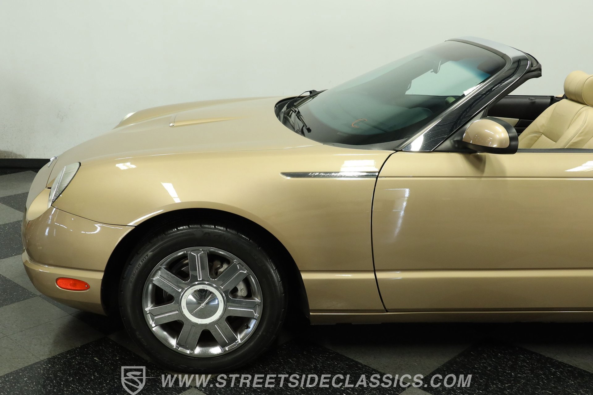 Used 2005 Ford Thunderbird RWD image 22
