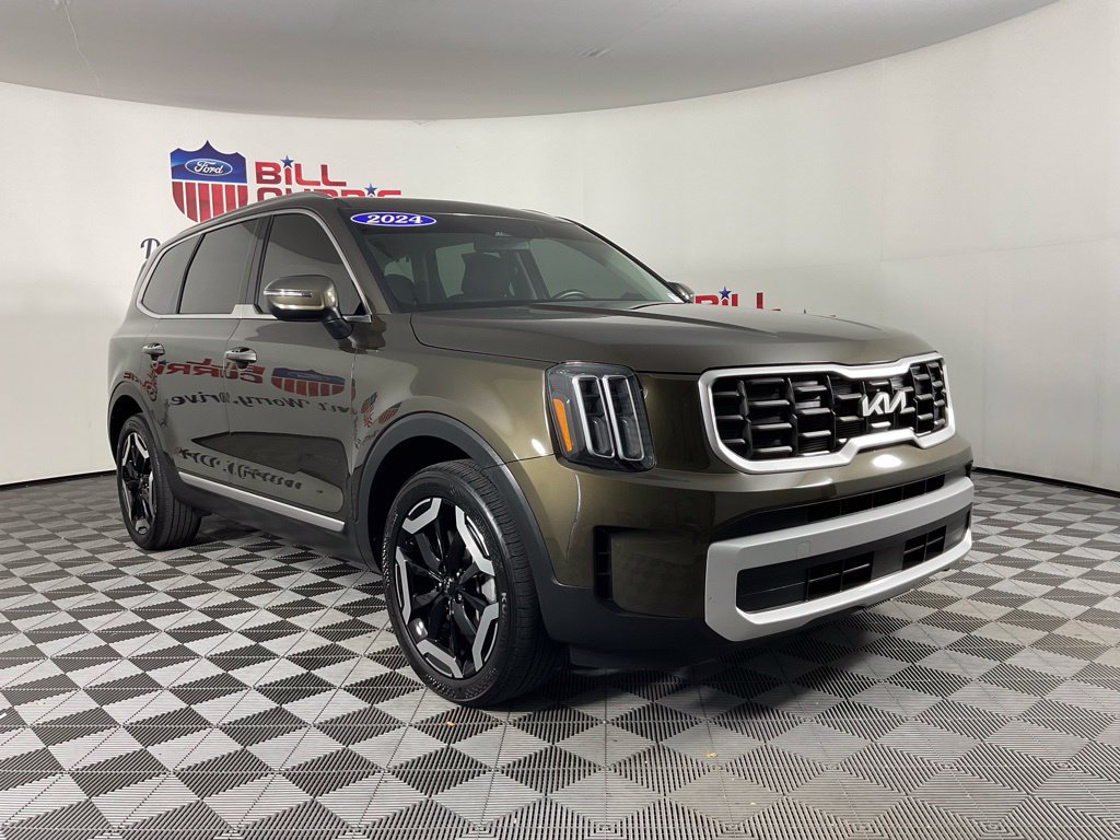Used 2024 Kia Telluride S w/ S Sunroof Package