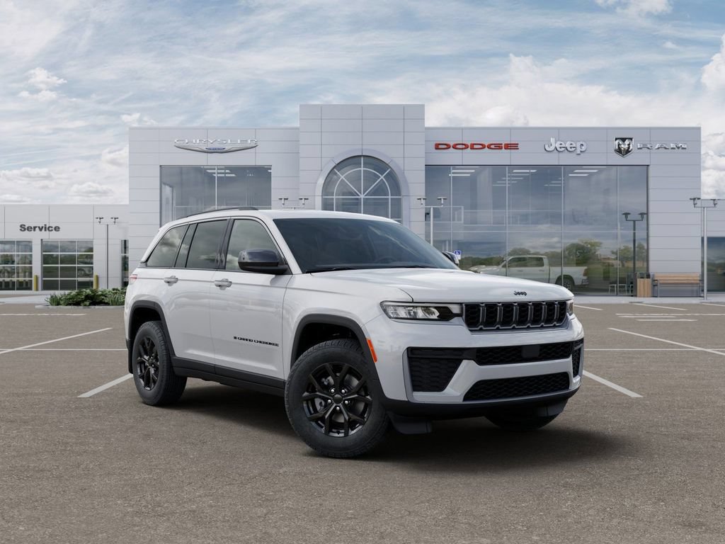 Used 2026 Jeep Grand Cherokee Altitude AWD/4WD image 5