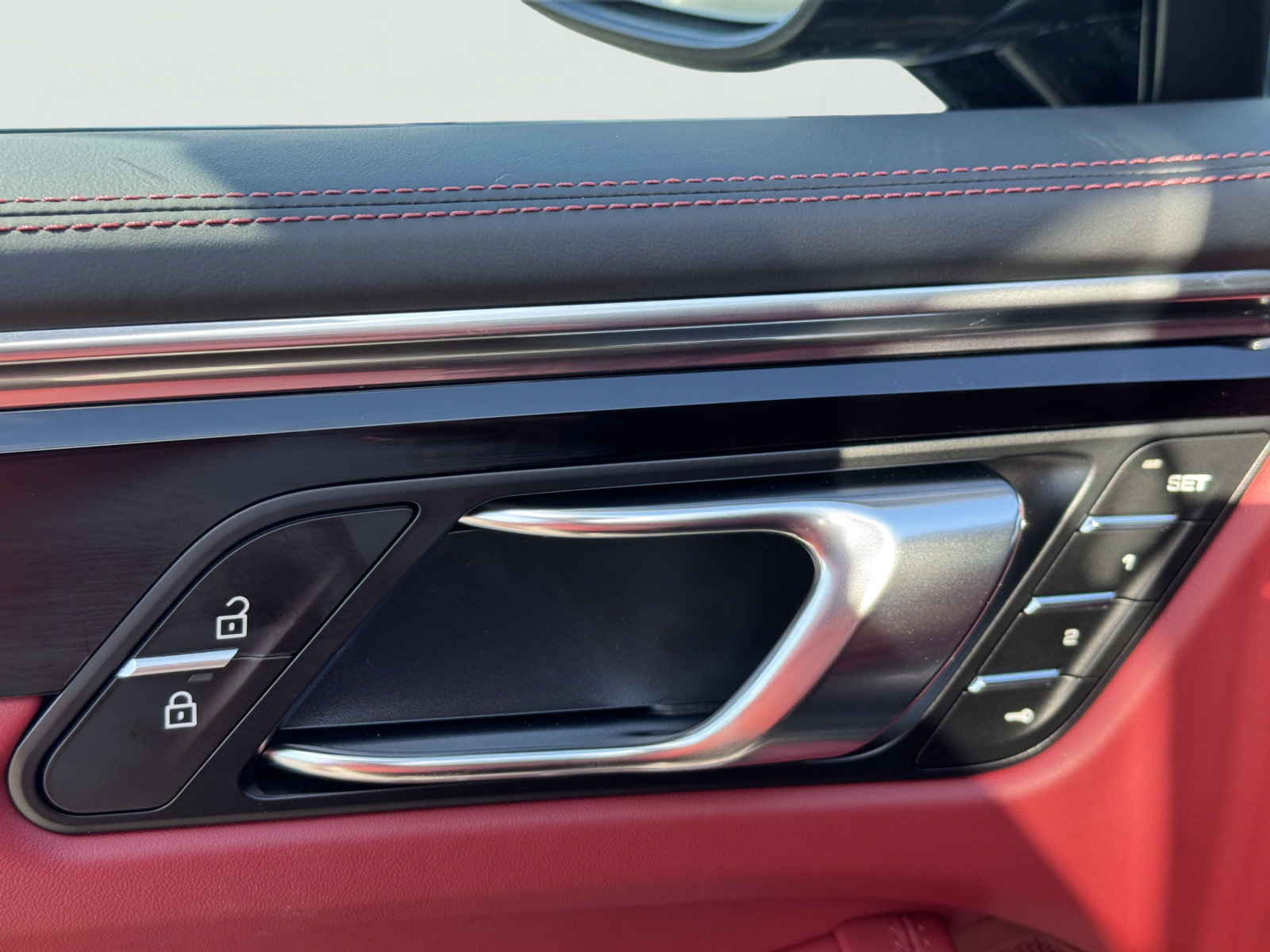 New 2025 Porsche Macan AWD/4WD image 22