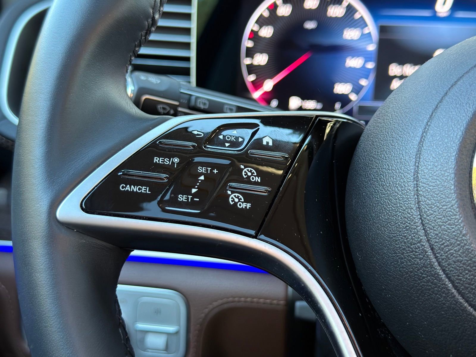 Certified 2024 Mercedes-Benz GLE 450 GLE 450 image 25