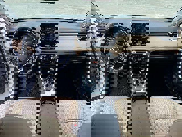 Used 2019 Toyota RAV4 Limited image 21