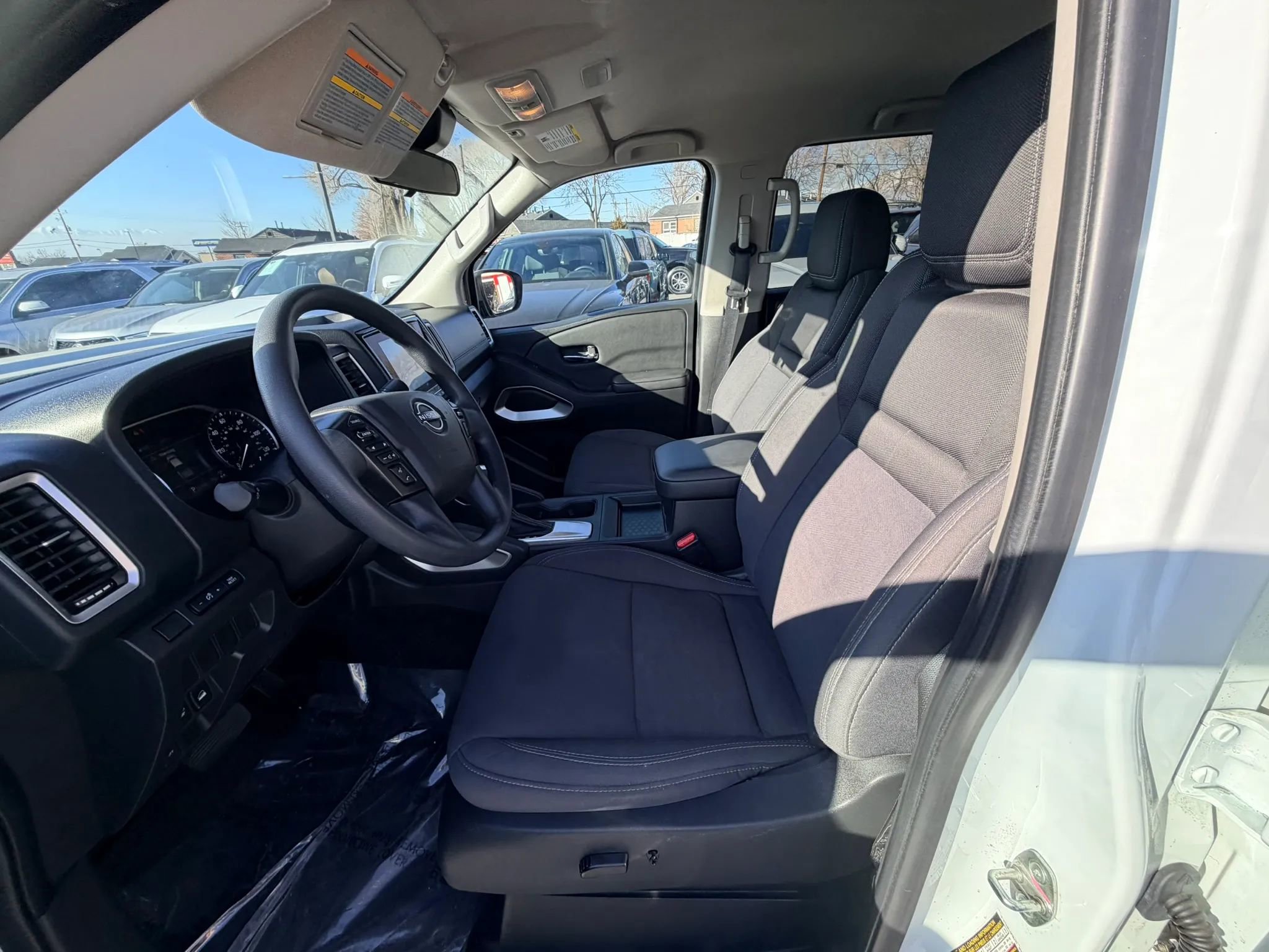Used 2023 Nissan Frontier SV image 10