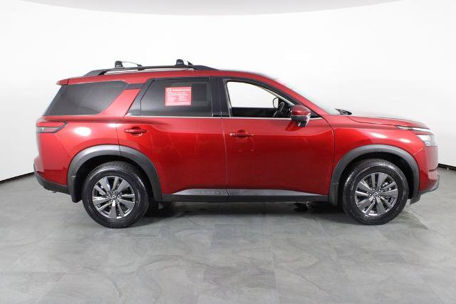 Certified 2024 Nissan Pathfinder SV w/ Black Appearance Package FWD image 12