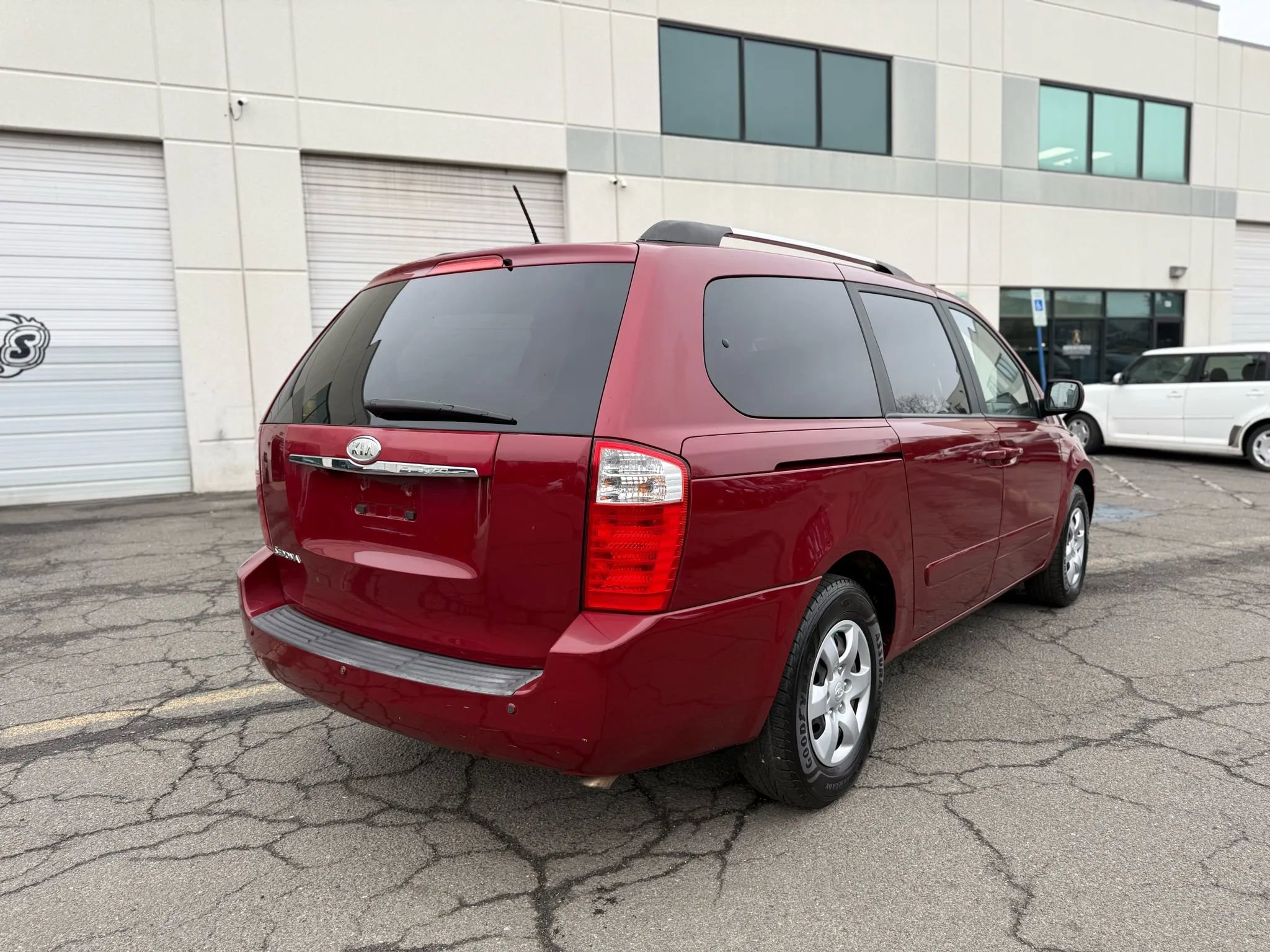 Used 2010 Kia Sedona LX w/ PWR Pkg image 5