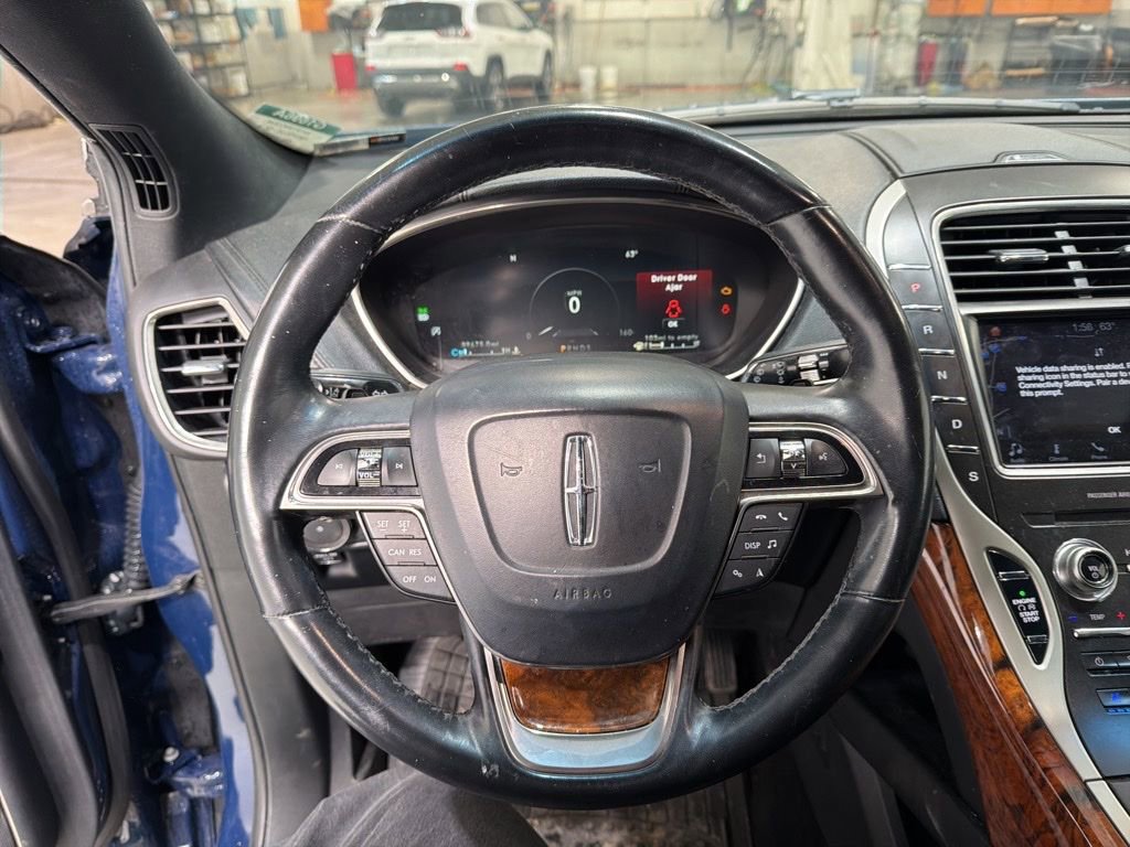 Used 2019 Lincoln Nautilus Reserve image 17