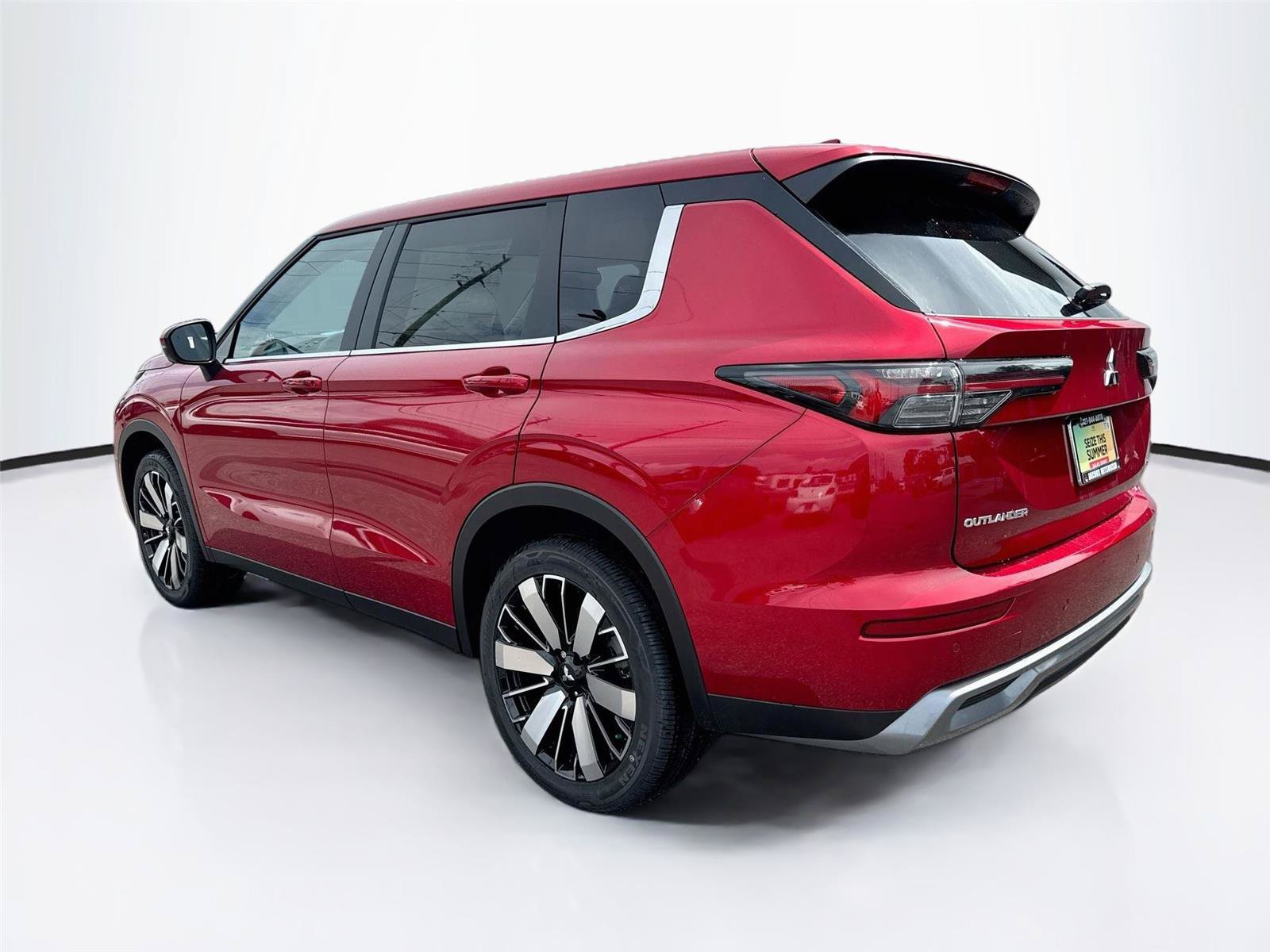 New 2026 Mitsubishi Outlander SE FWD image 3