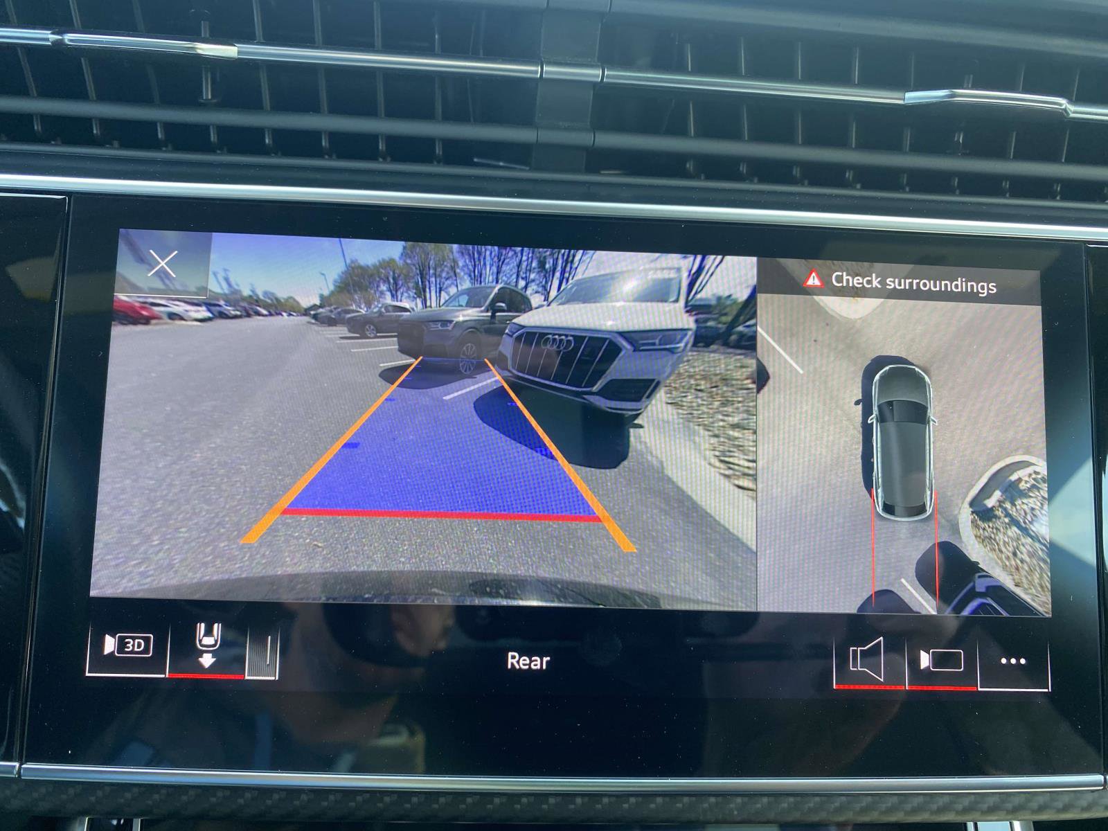 Certified 2022 Audi RS Q8 w/ Carbon Optic Package image 26