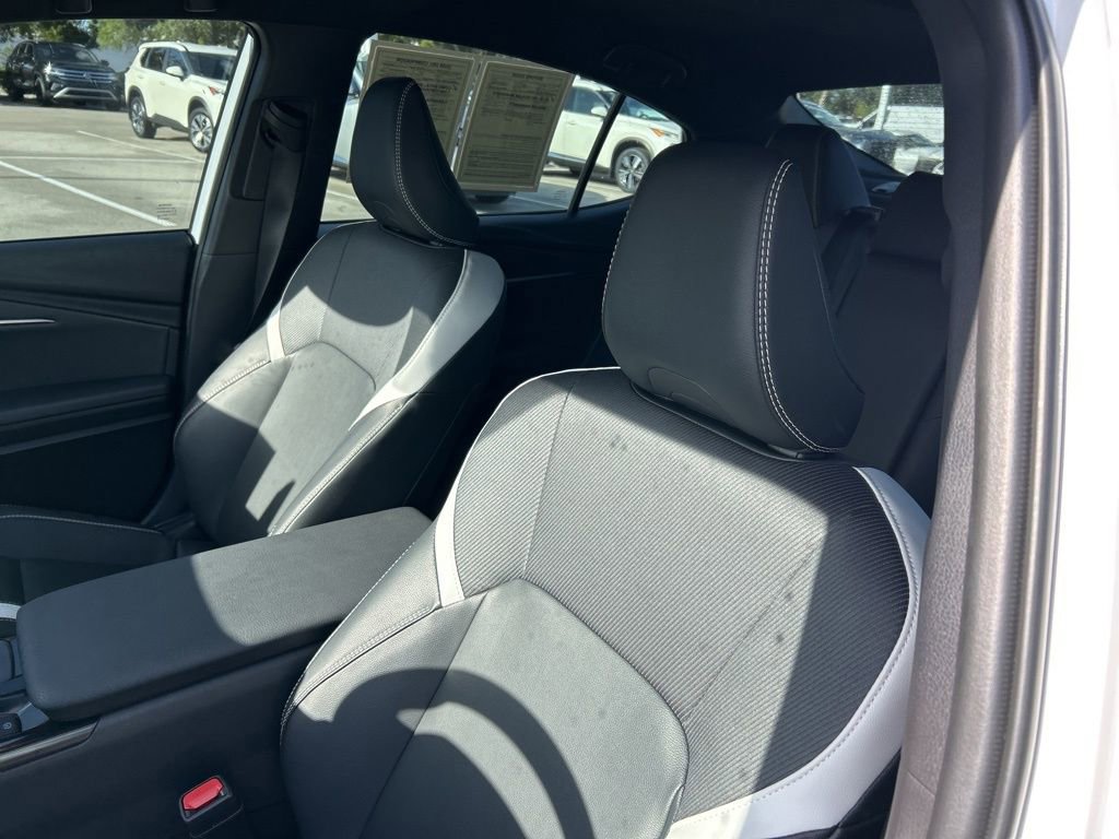 Used 2025 Toyota Camry SE w/ Convenience Package image 22