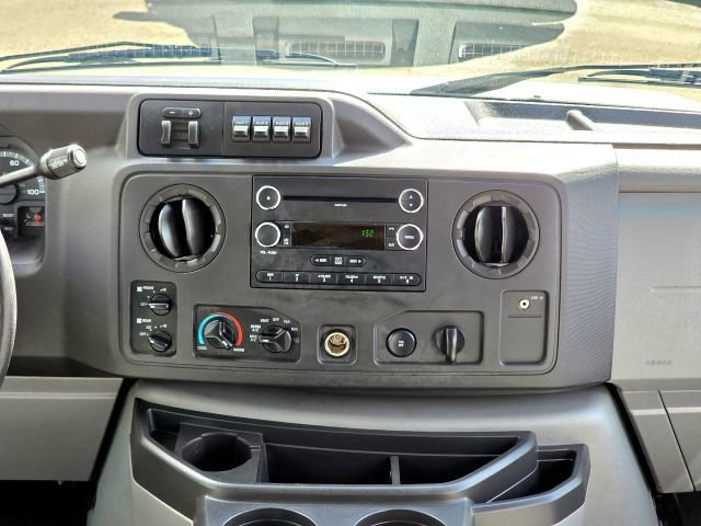 Used 2011 Ford E-350 and Econoline 350 XLT image 18