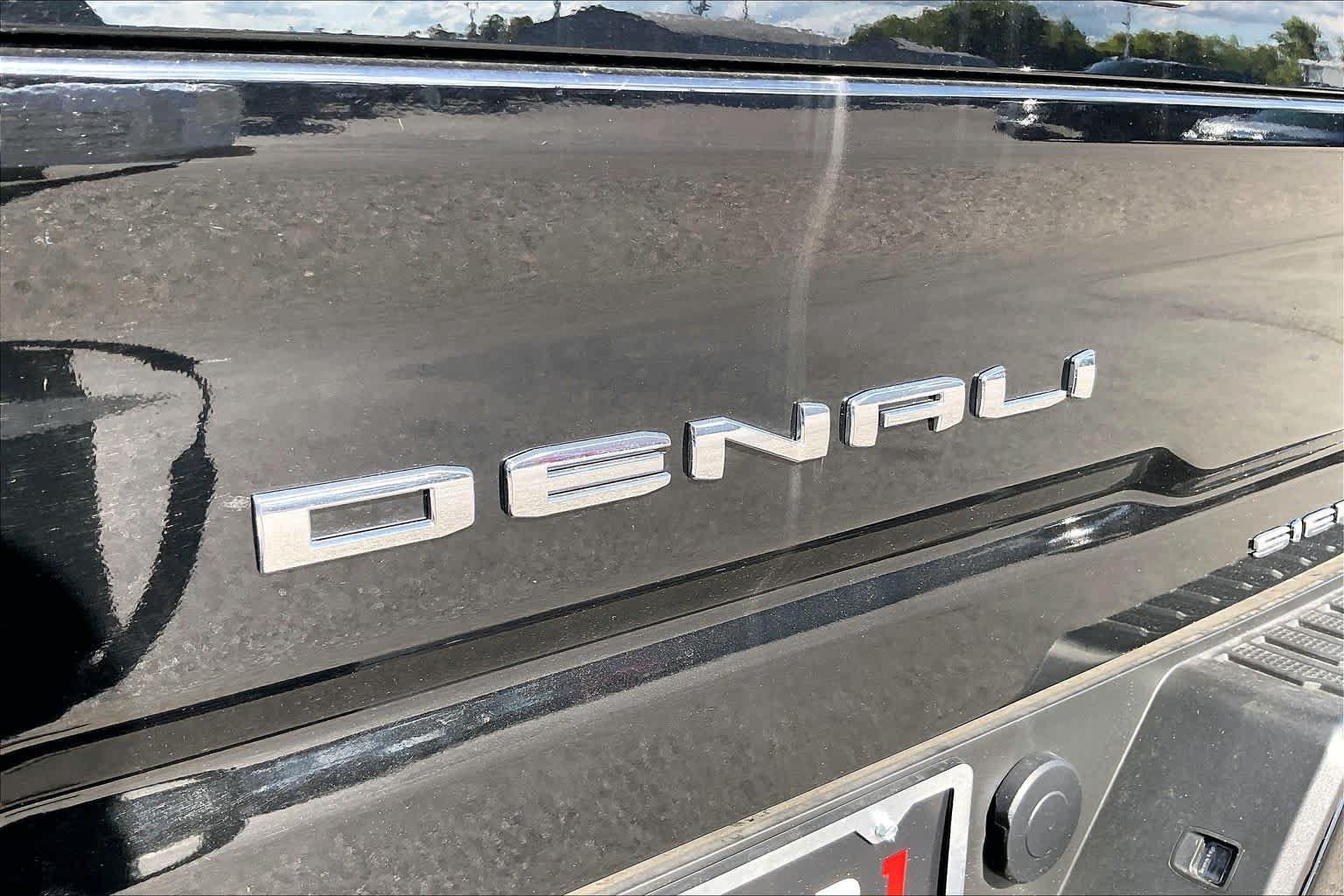 Used 2025 GMC Sierra 3500 Denali Ultimate AWD/4WD image 31