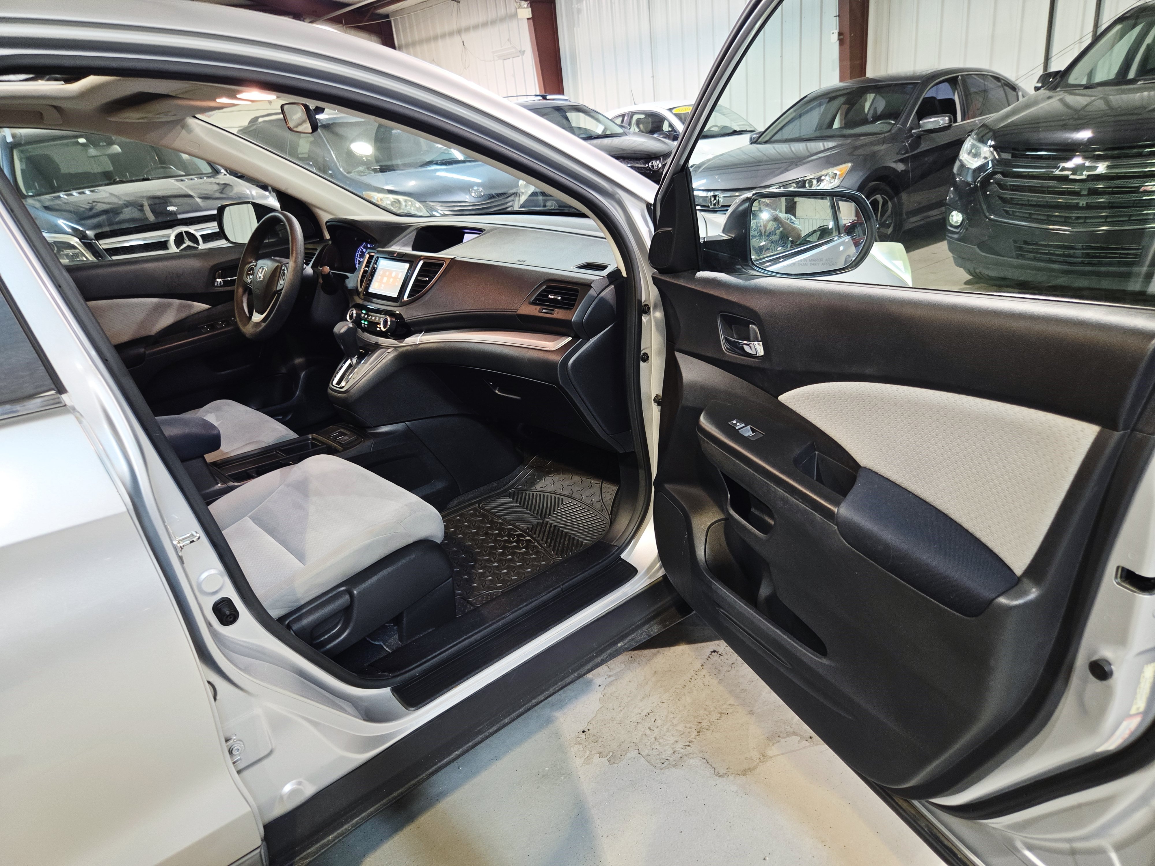 Used 2015 Honda CR-V EX image 29