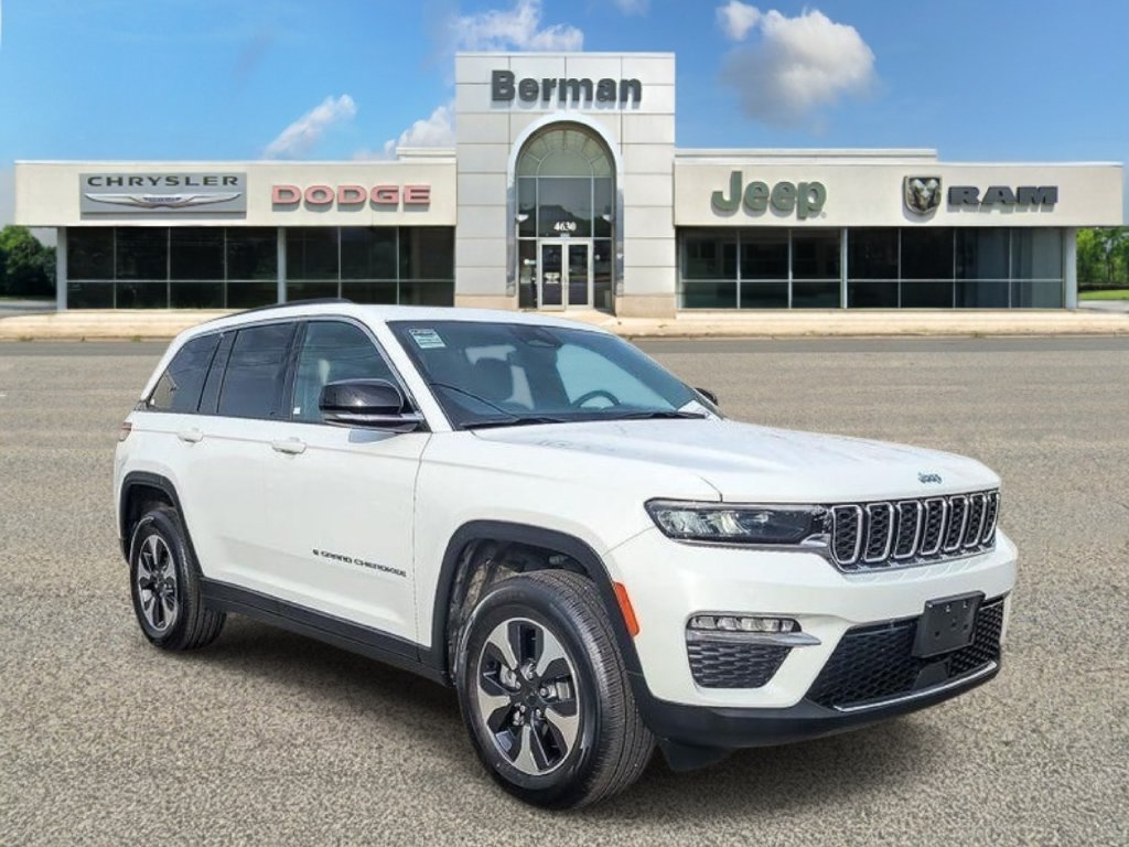 Used 2024 Jeep Grand Cherokee Limited 4xe AWD/4WD image 7