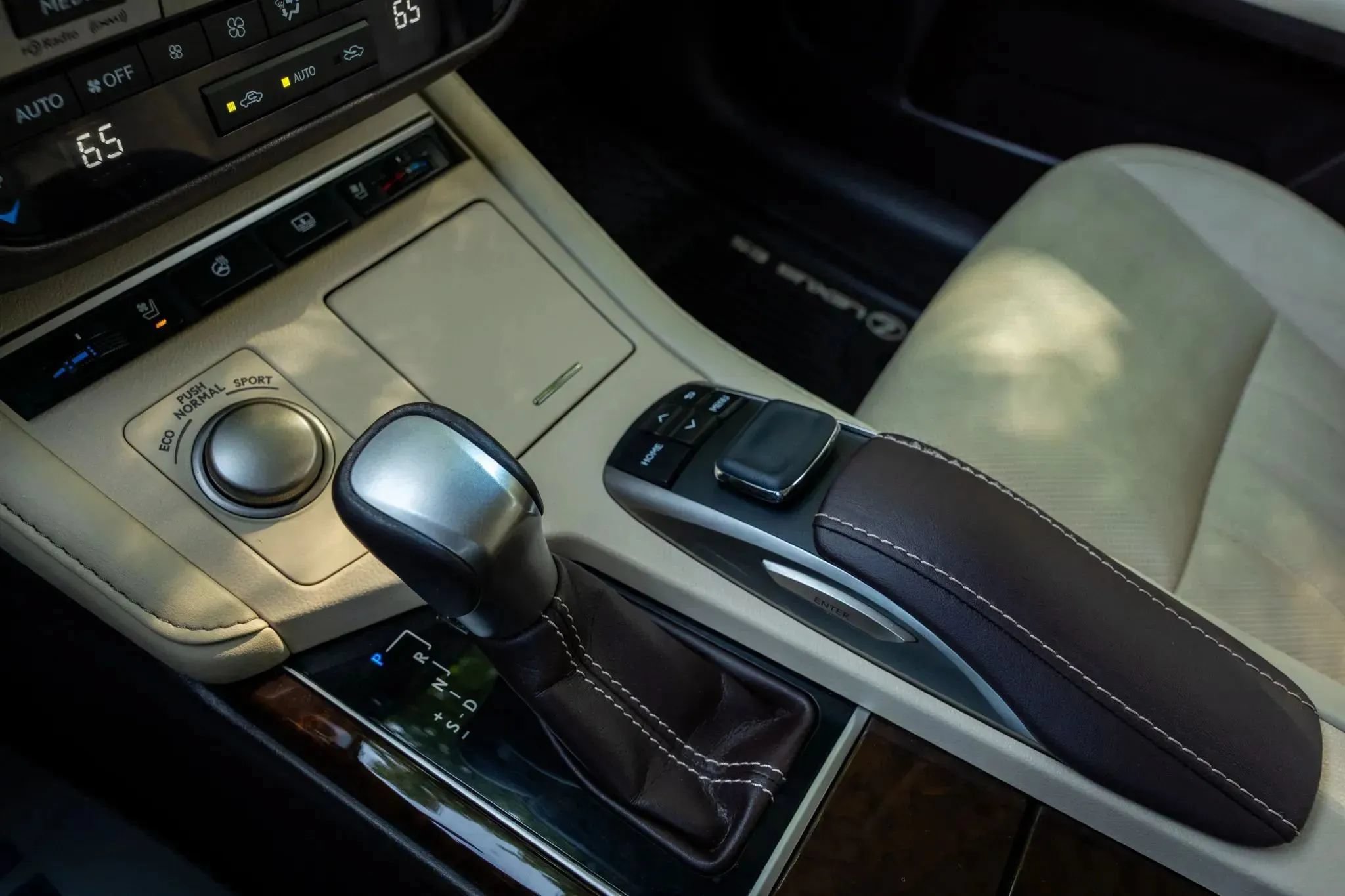 Used 2017 Lexus ES 350 w/ Luxury Package FWD image 25