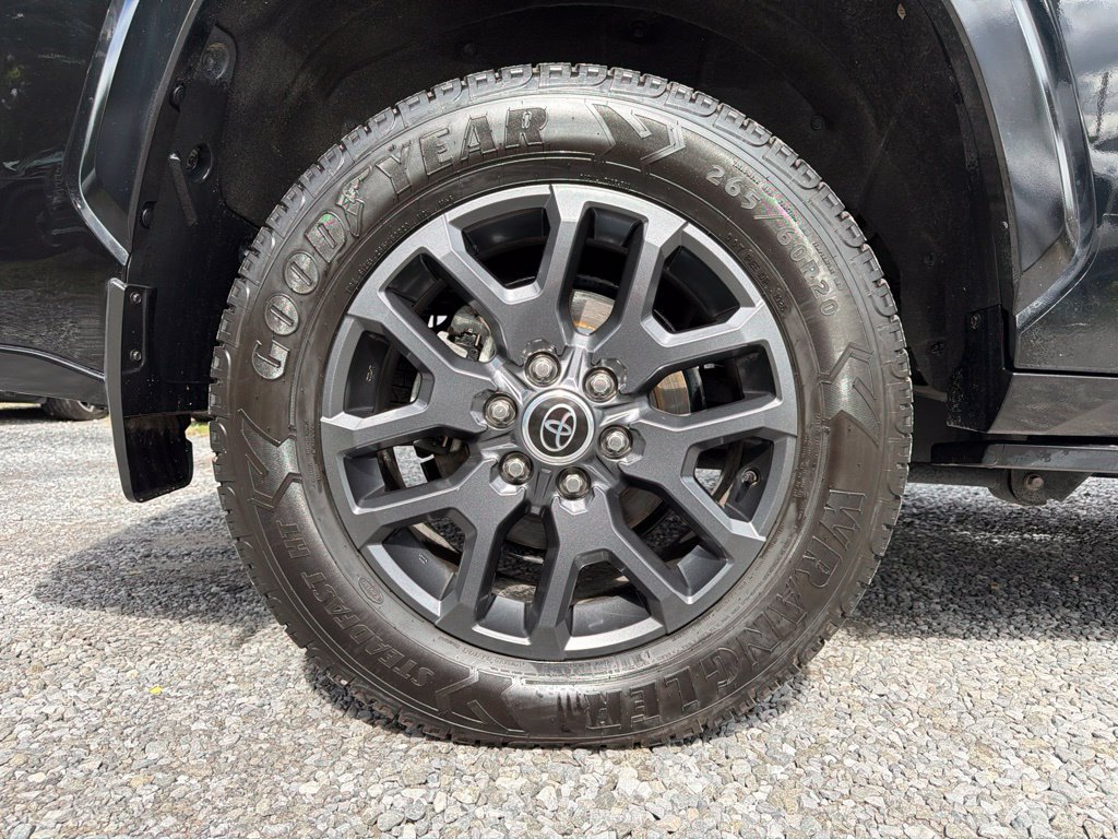 Used 2023 Toyota Sequoia Platinum AWD/4WD image 13