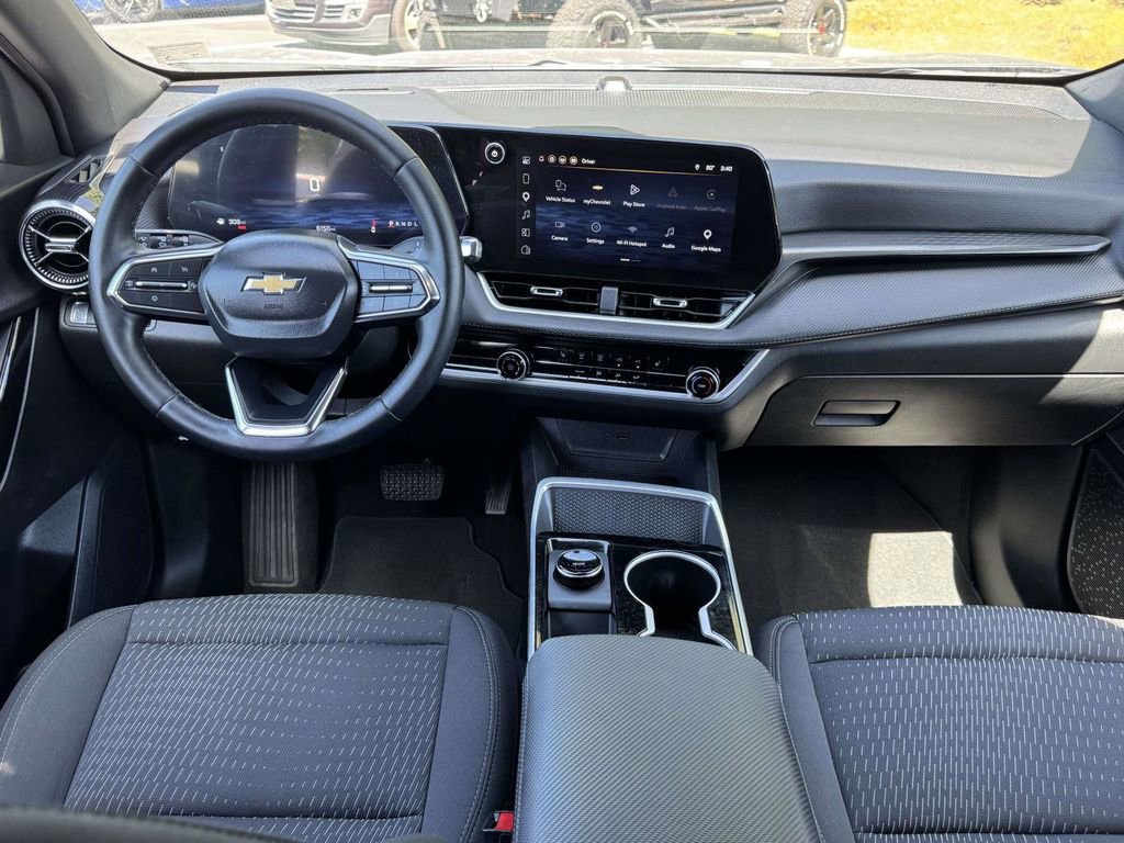 Used 2026 Chevrolet Equinox LT FWD image 3