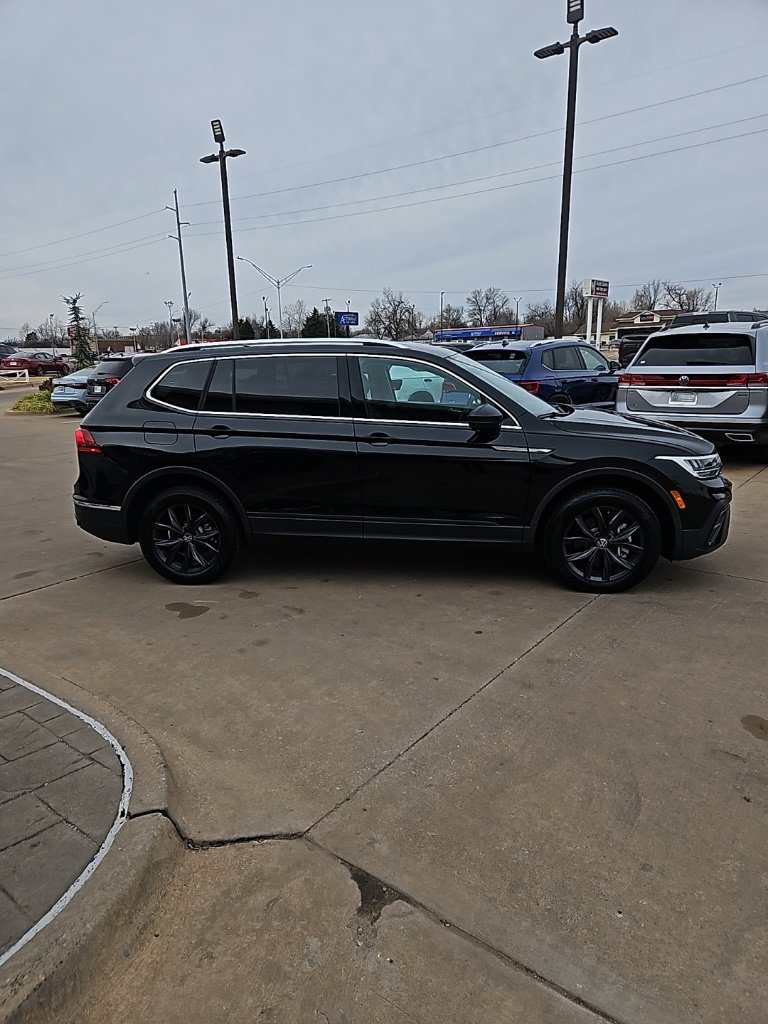 Used 2024 Volkswagen Tiguan SE image 4