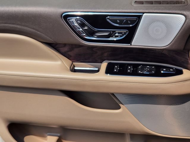 Certified 2023 Lincoln Navigator L Reserve AWD/4WD image 11