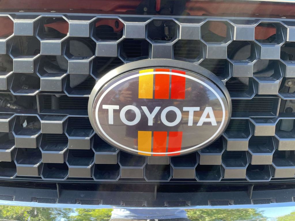 Used 2016 Toyota Tundra SR5 w/ TRD Off Road Package AWD/4WD image 7