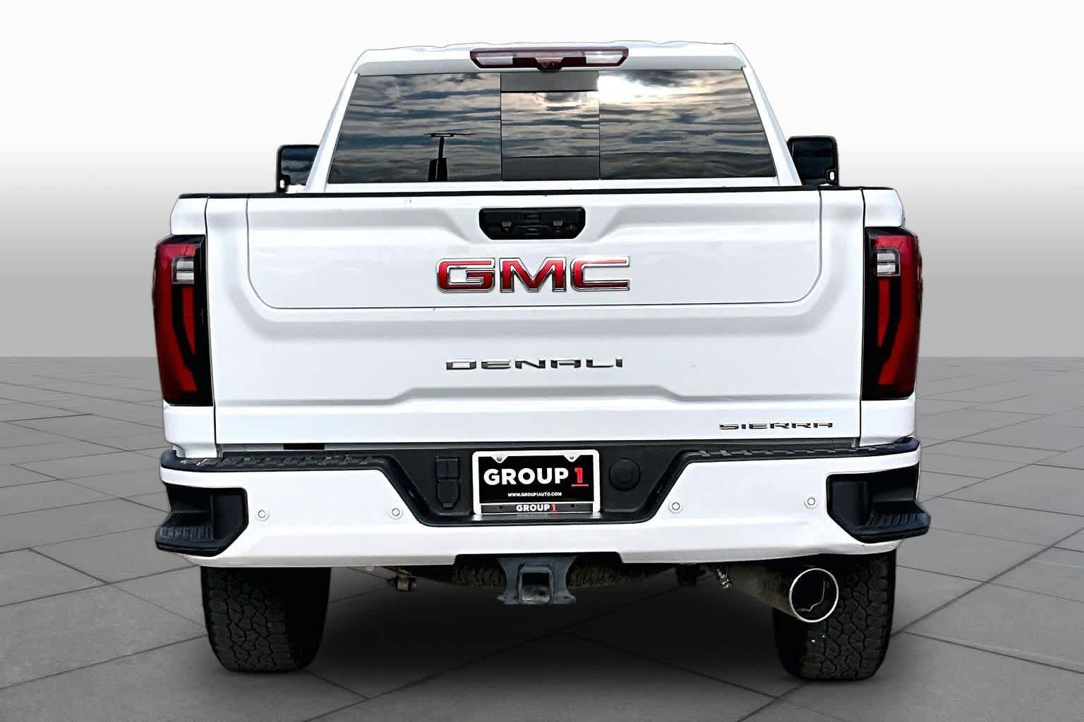 Used 2025 GMC Sierra 3500 Denali w/ Denali Reserve Package AWD/4WD image 5