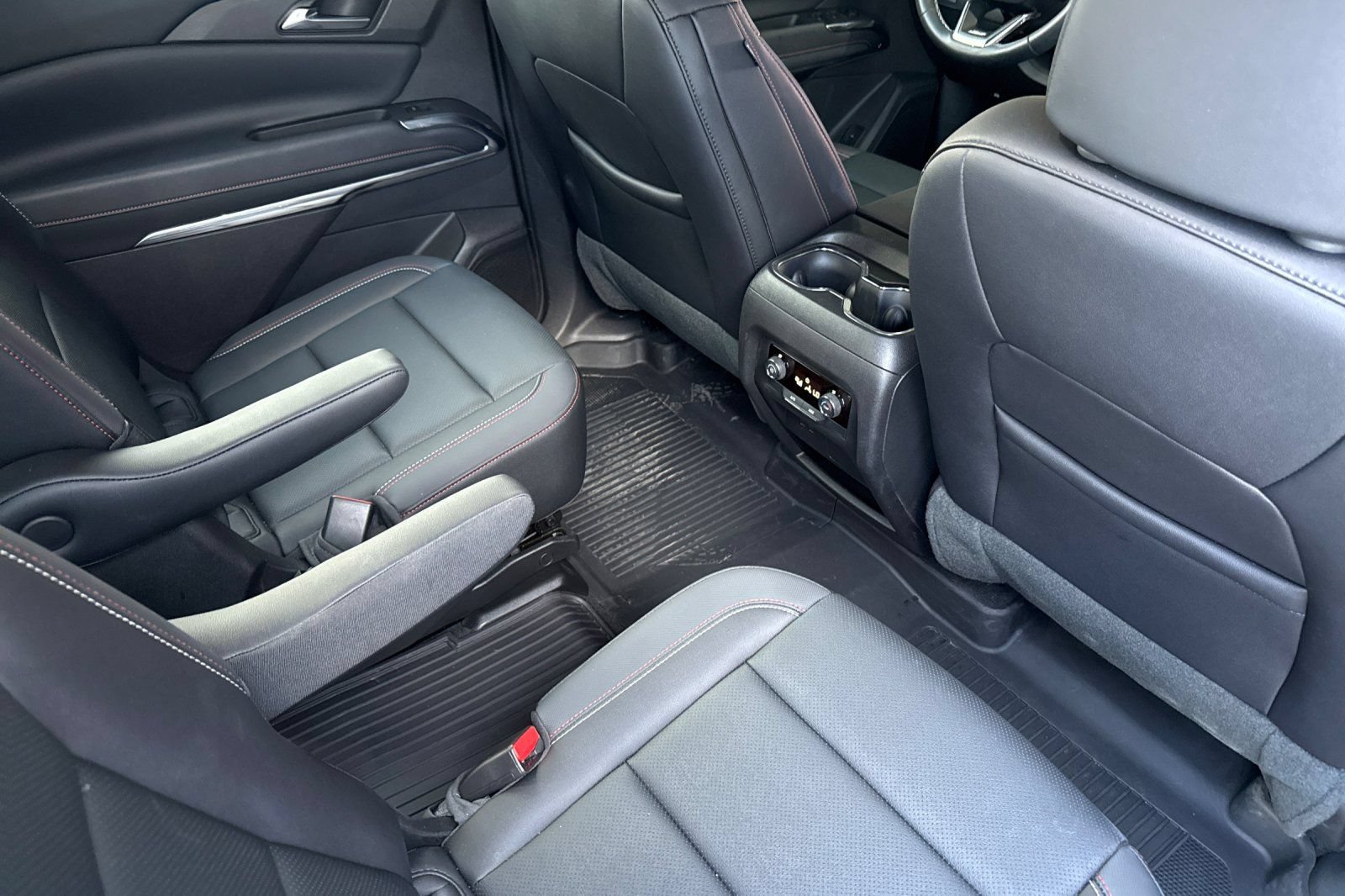 Used 2025 Chevrolet Traverse Z71 AWD/4WD image 18