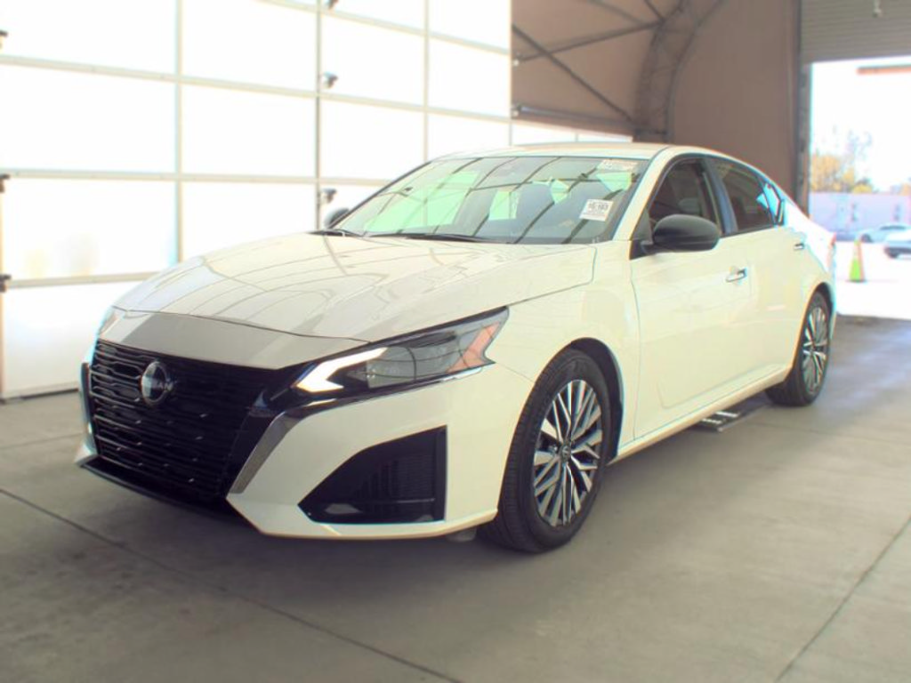 Used 2025 Nissan Altima 2.5 SV