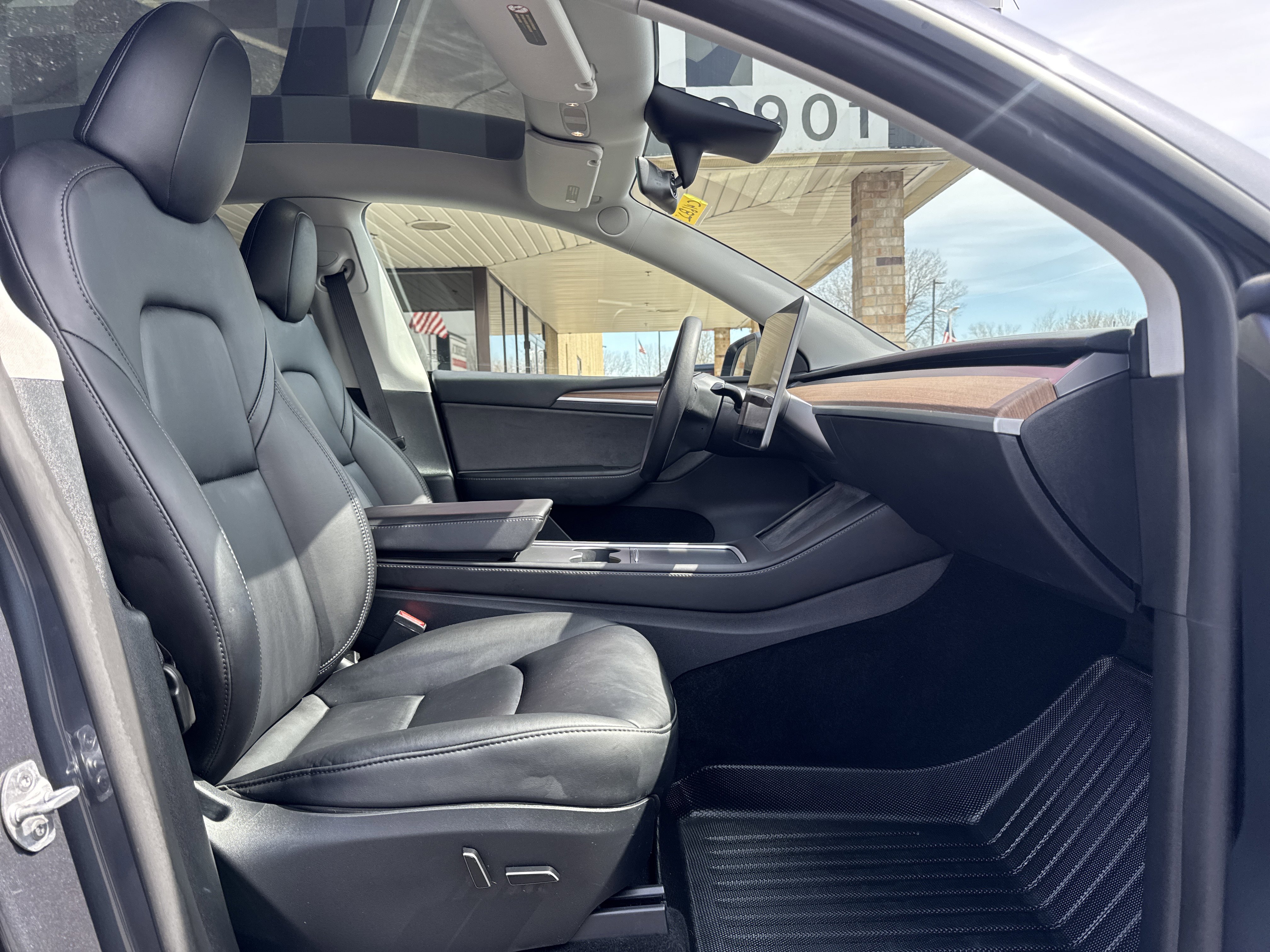 Used 2023 Tesla Model Y Long Range image 23