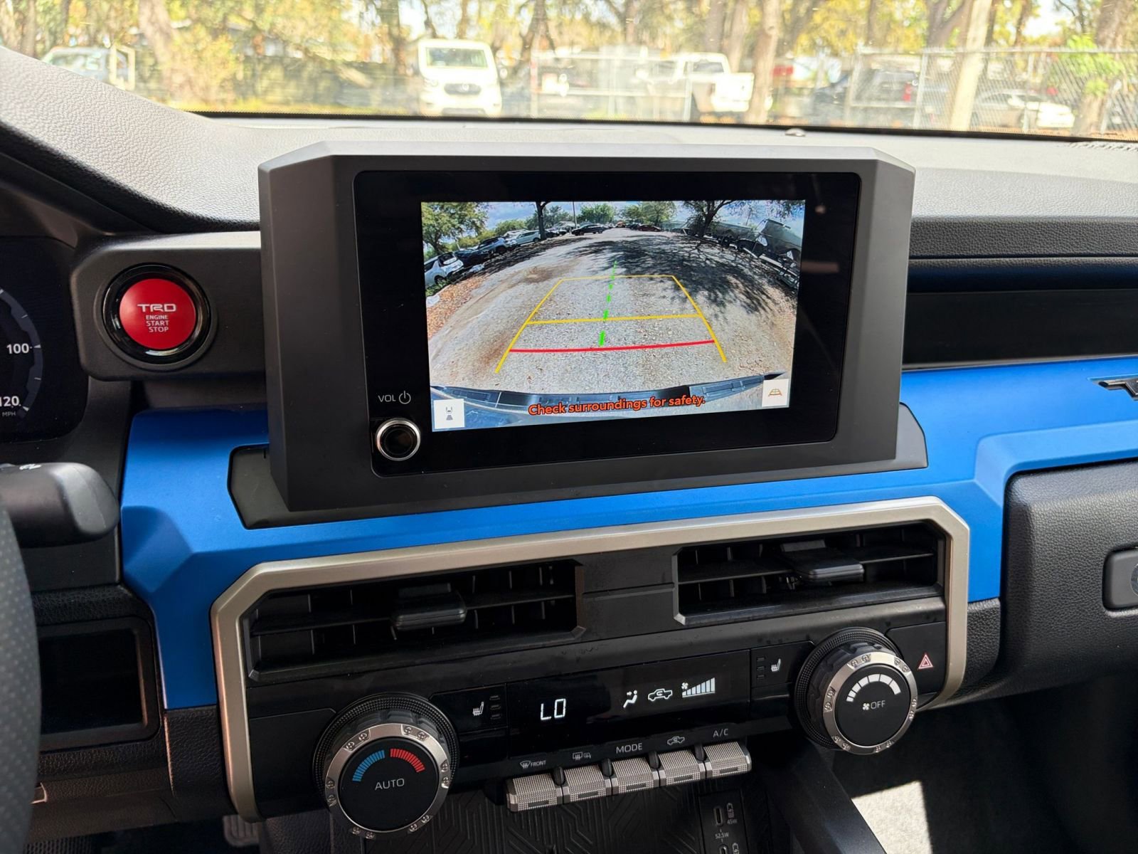 Used 2025 Toyota Tacoma TRD Off-Road image 17