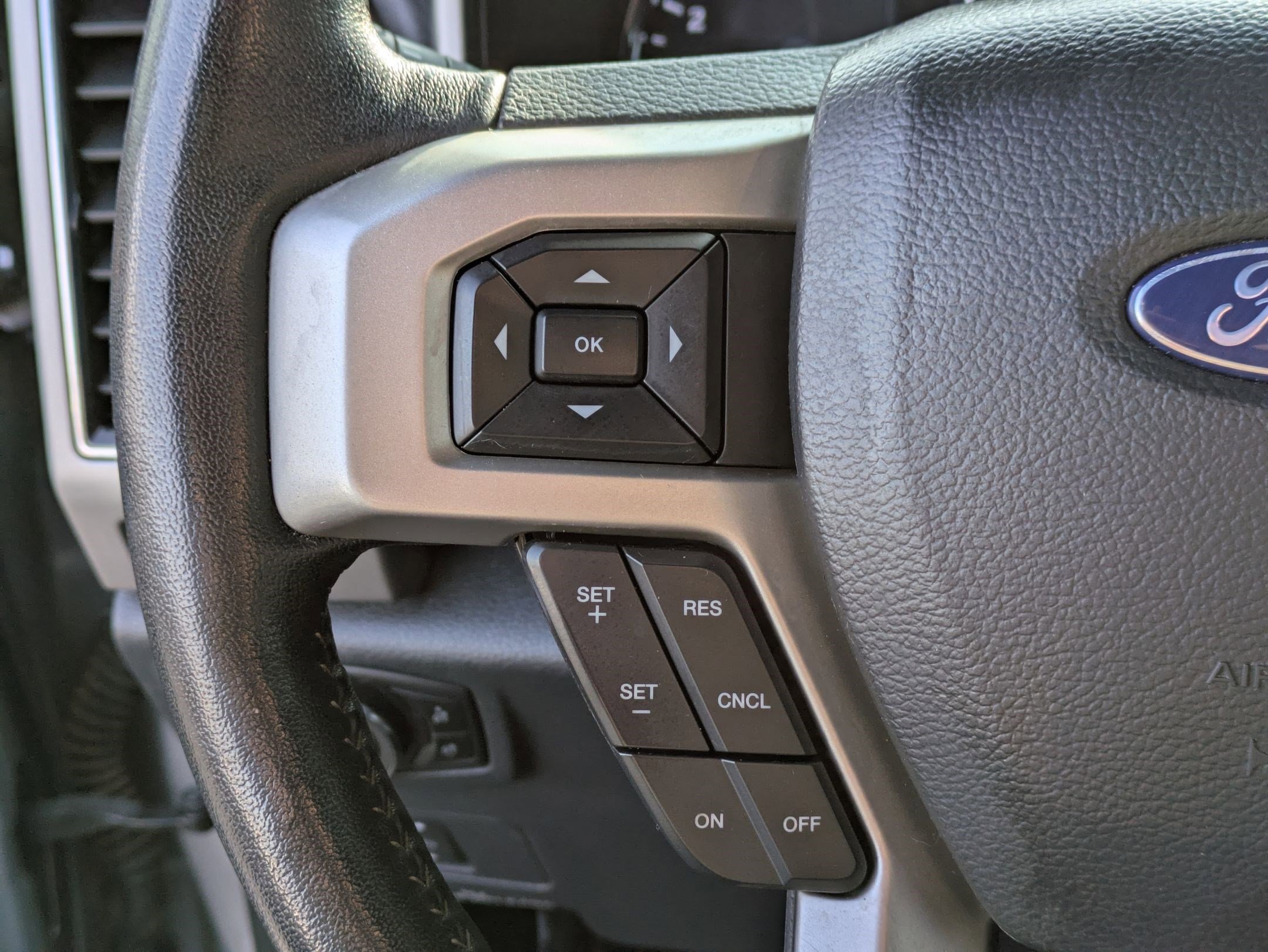 Used 2022 Ford F250 Lariat image 19