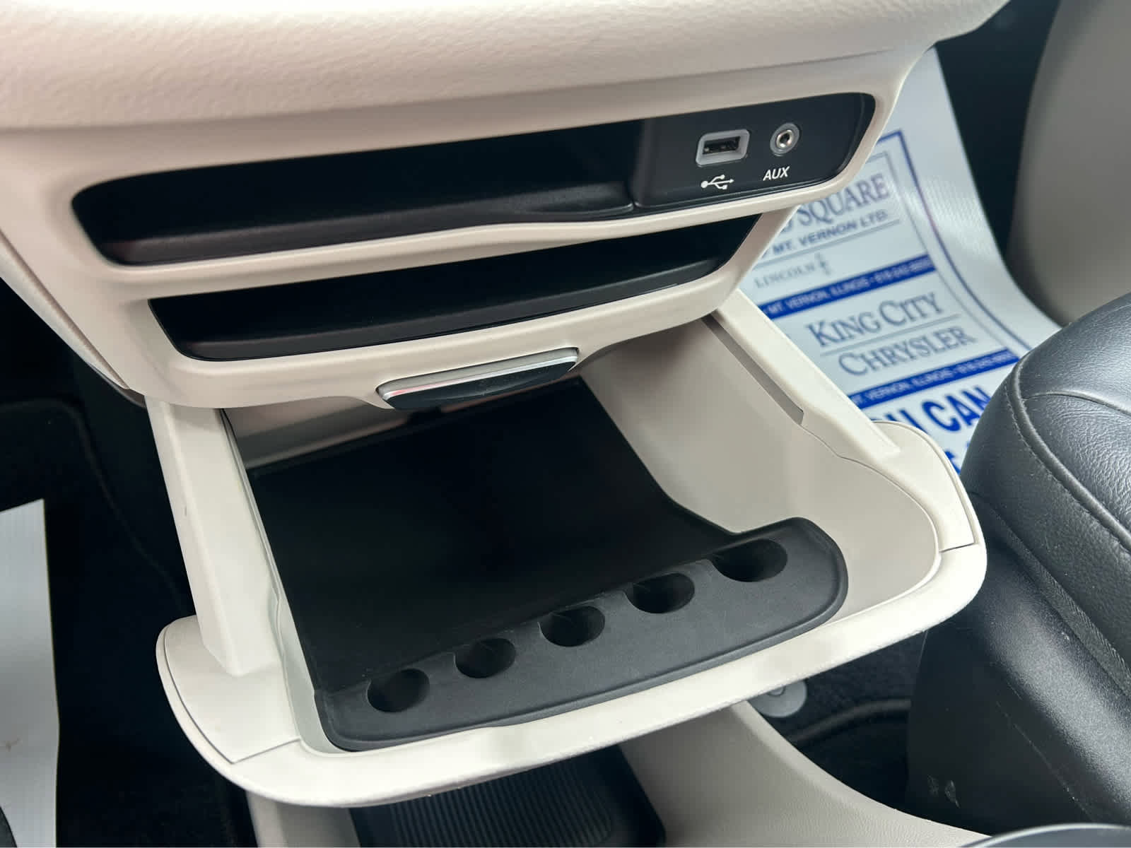 Used 2018 Chrysler Pacifica Touring-L w/ Advanced Safetytec Group FWD image 47