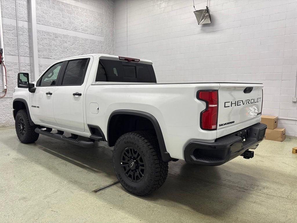 New 2026 Chevrolet Silverado 2500 ZR2 w/ LPO, Dark Essentials Package AWD/4WD image 7