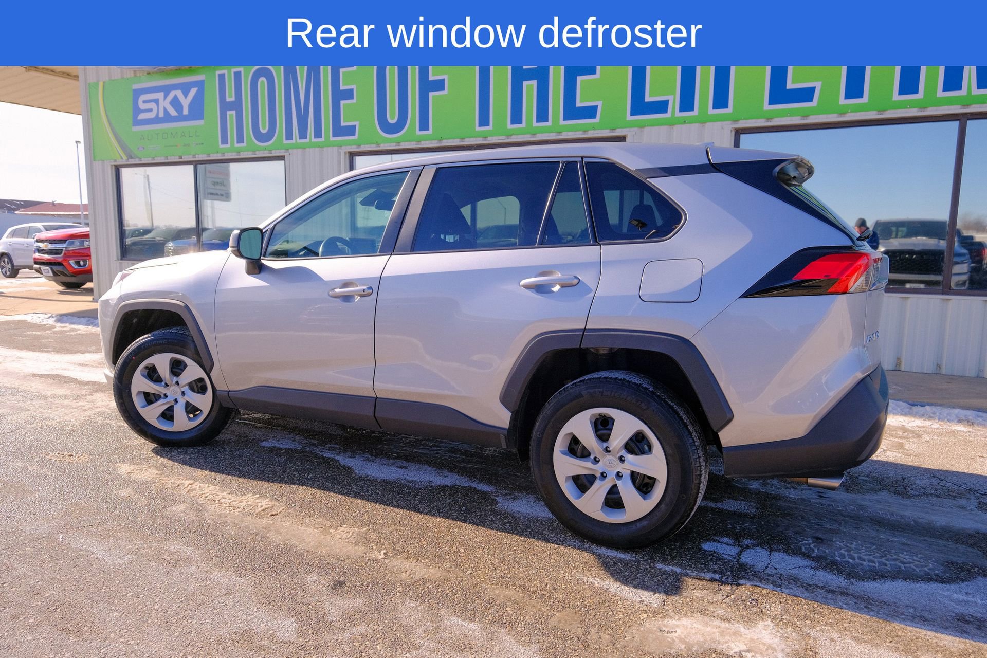 Used 2024 Toyota RAV4 LE image 4