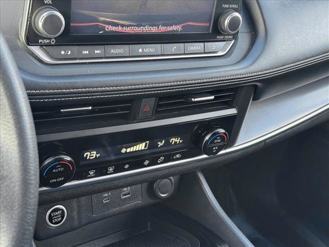 Used 2023 Nissan Rogue SV image 15