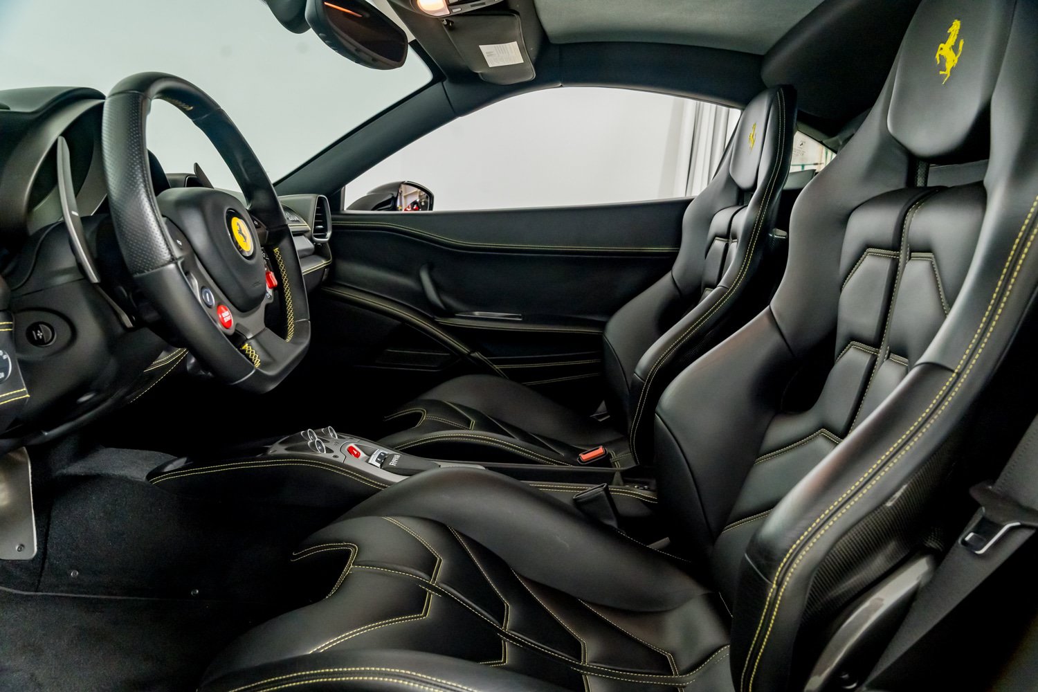 Used 2010 Ferrari 458 Italia Coupe RWD image 17