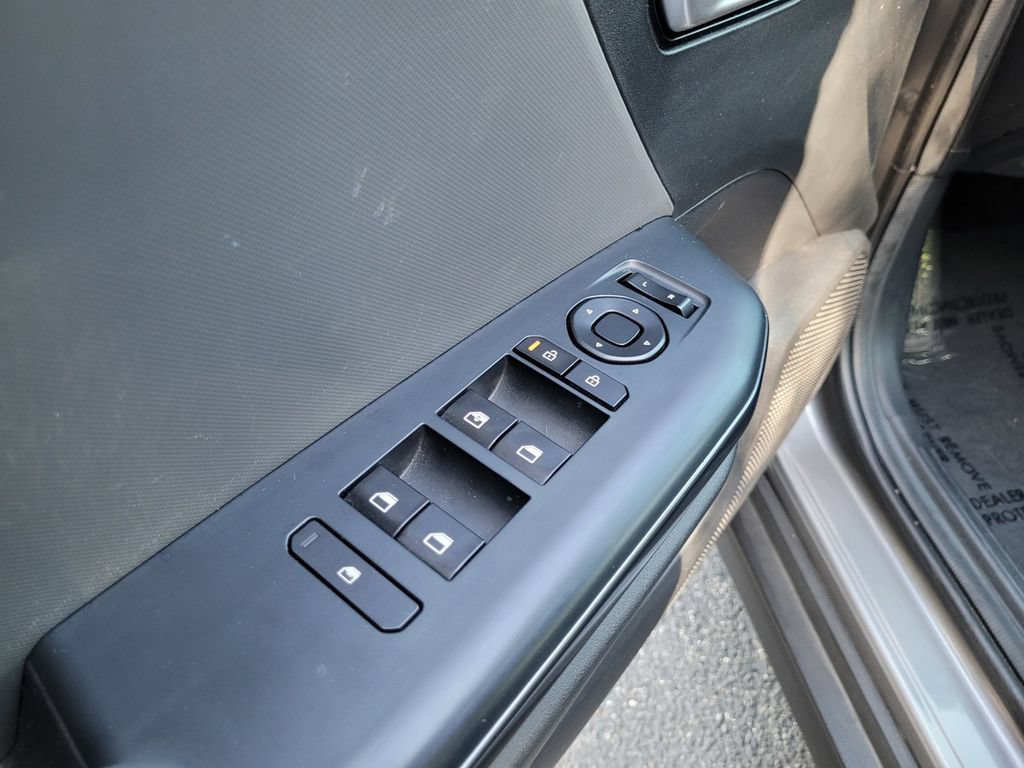 Used 2025 Kia K4 FWD image 26