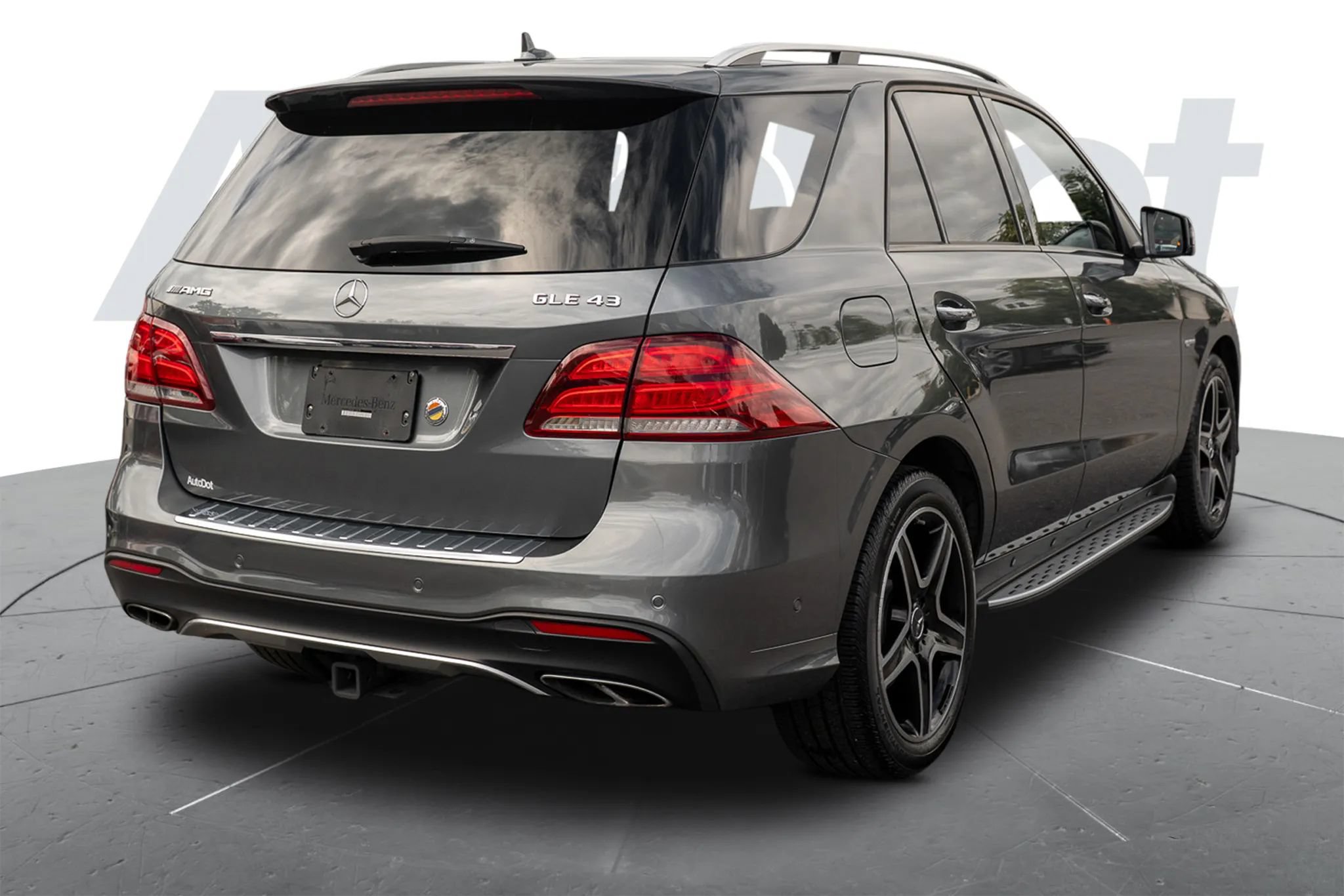 Used 2018 Mercedes-Benz GLE 43 AMG 4MATIC w/ Premium 2 Package image 3