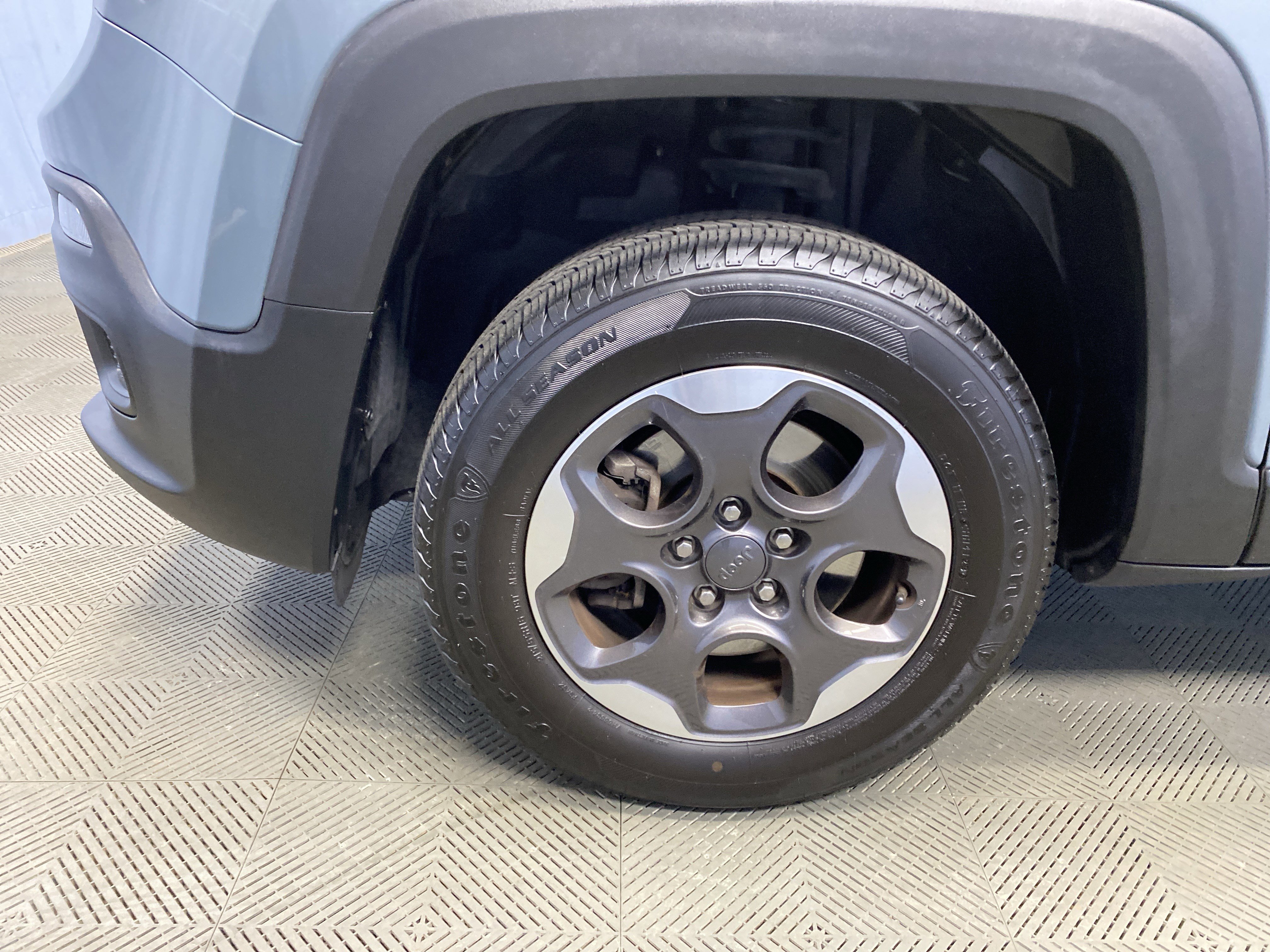 Certified 2017 Jeep Renegade Sport w/ Power & Air Group image 44