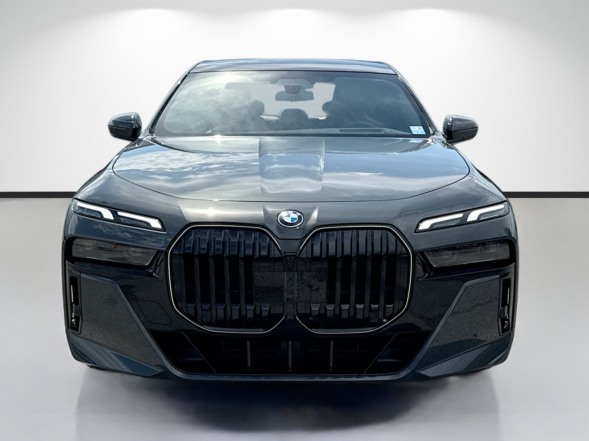 New 2026 BMW 750e xDrive AWD/4WD image 8