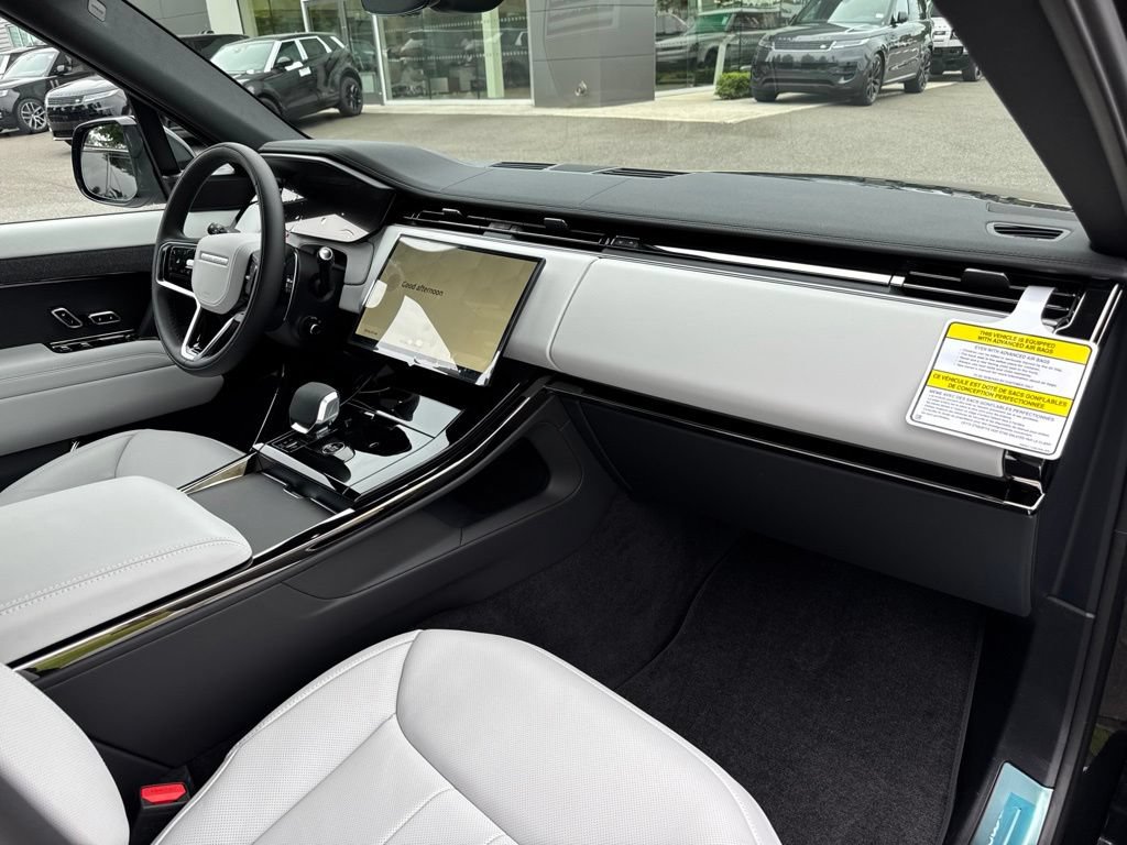 New 2026 Land Rover Range Rover Sport SE AWD/4WD image 16