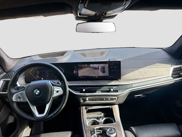 Used 2024 BMW X7 xDrive40i w/ Executive Package image 17
