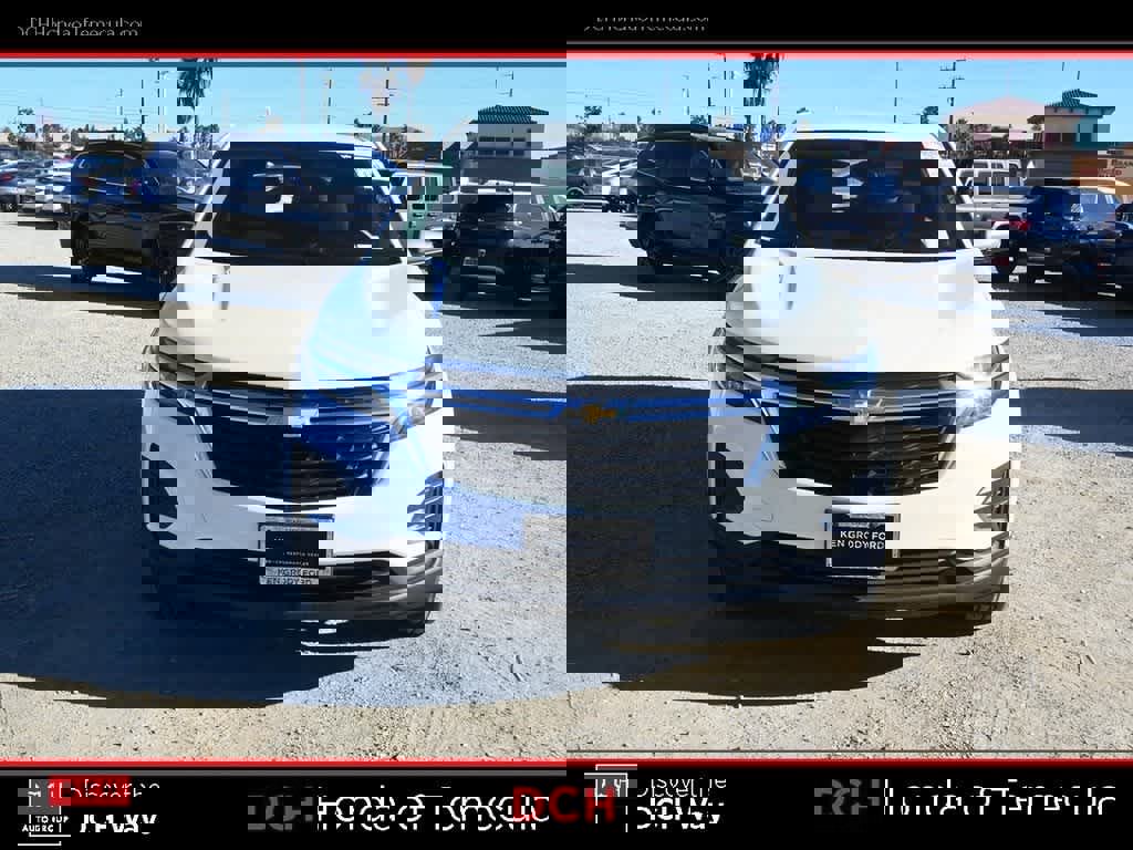 Used 2022 Chevrolet Equinox LS image 2