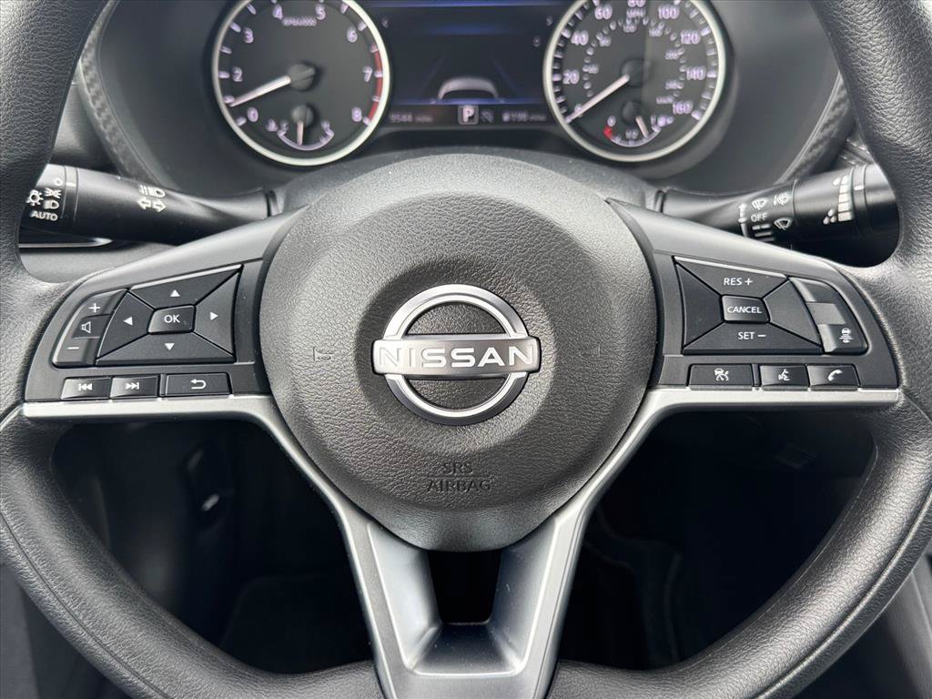 Used 2025 Nissan Sentra SV FWD image 13