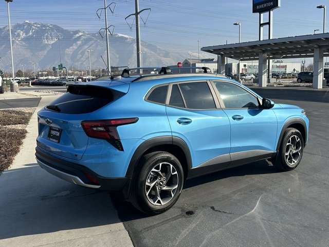 Certified 2025 Chevrolet Trax LT w/ Driver Confidence Package image 30