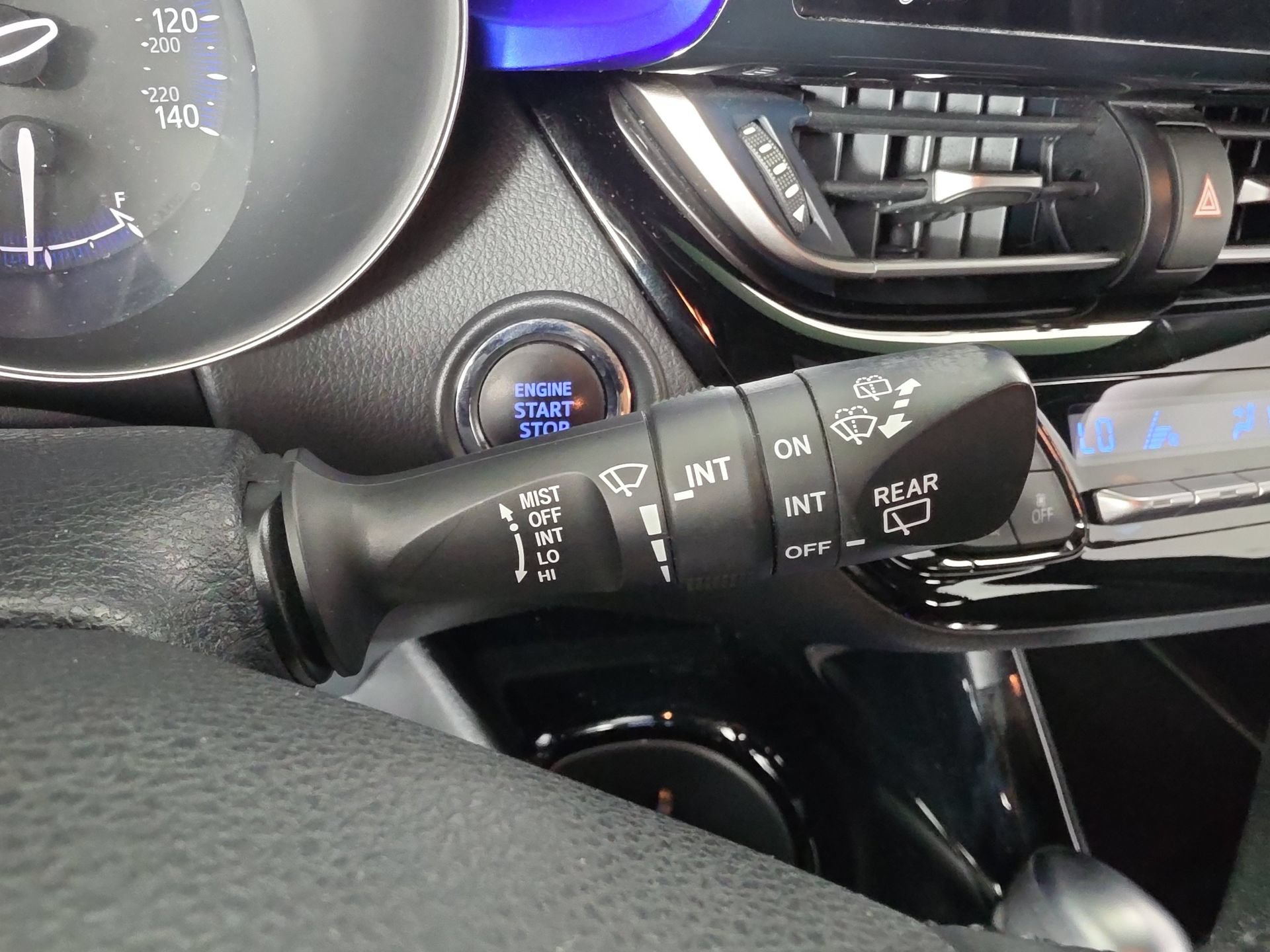 Used 2021 Toyota C-HR XLE FWD image 21