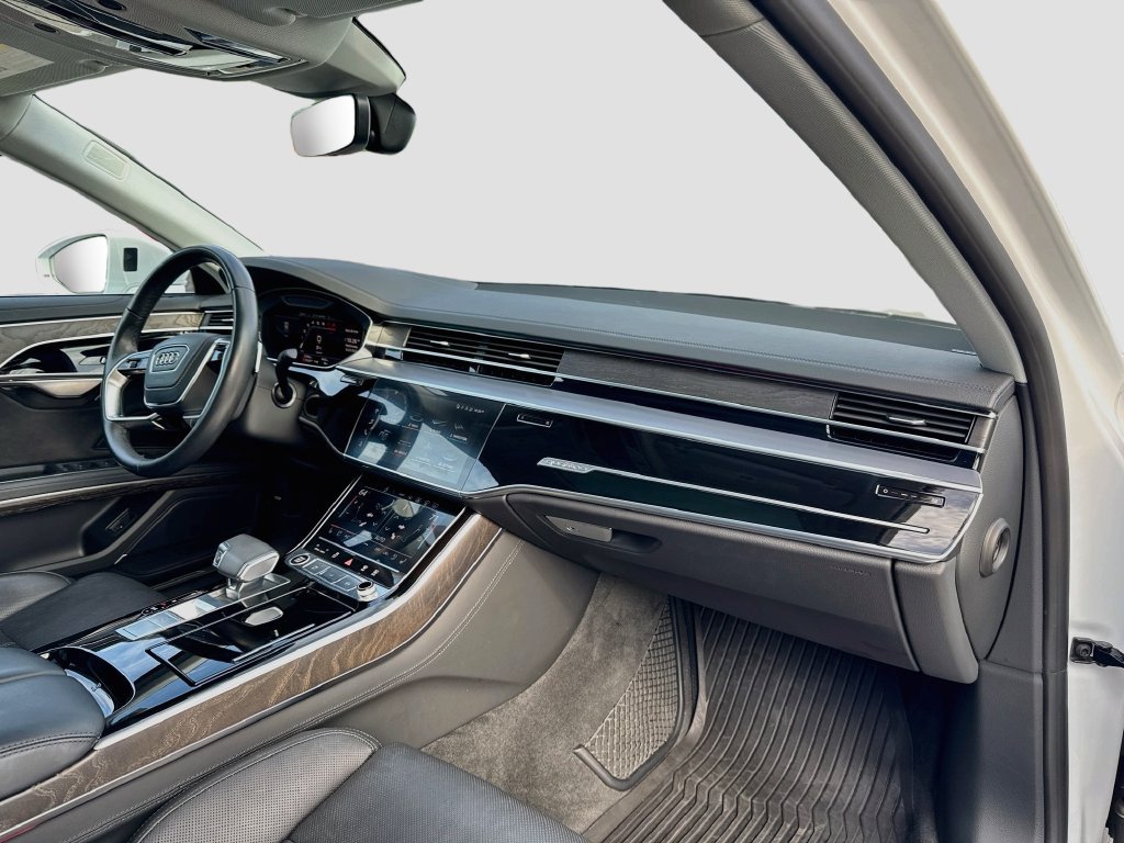 Used 2023 Audi A8 L 3.0T AWD/4WD image 32