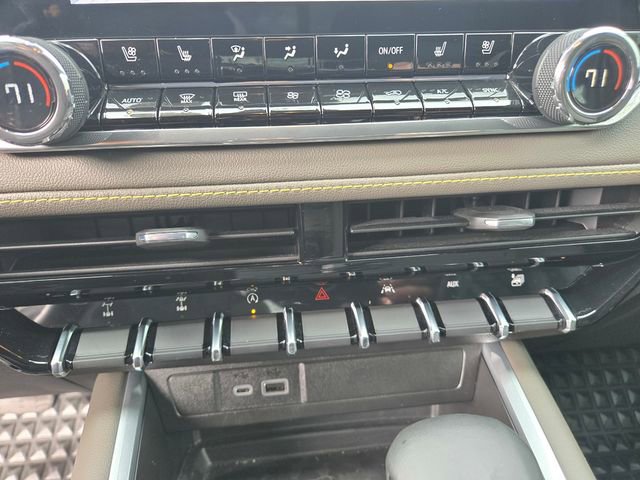 Used 2026 Chevrolet Colorado ZR2 w/ Technology Package image 18