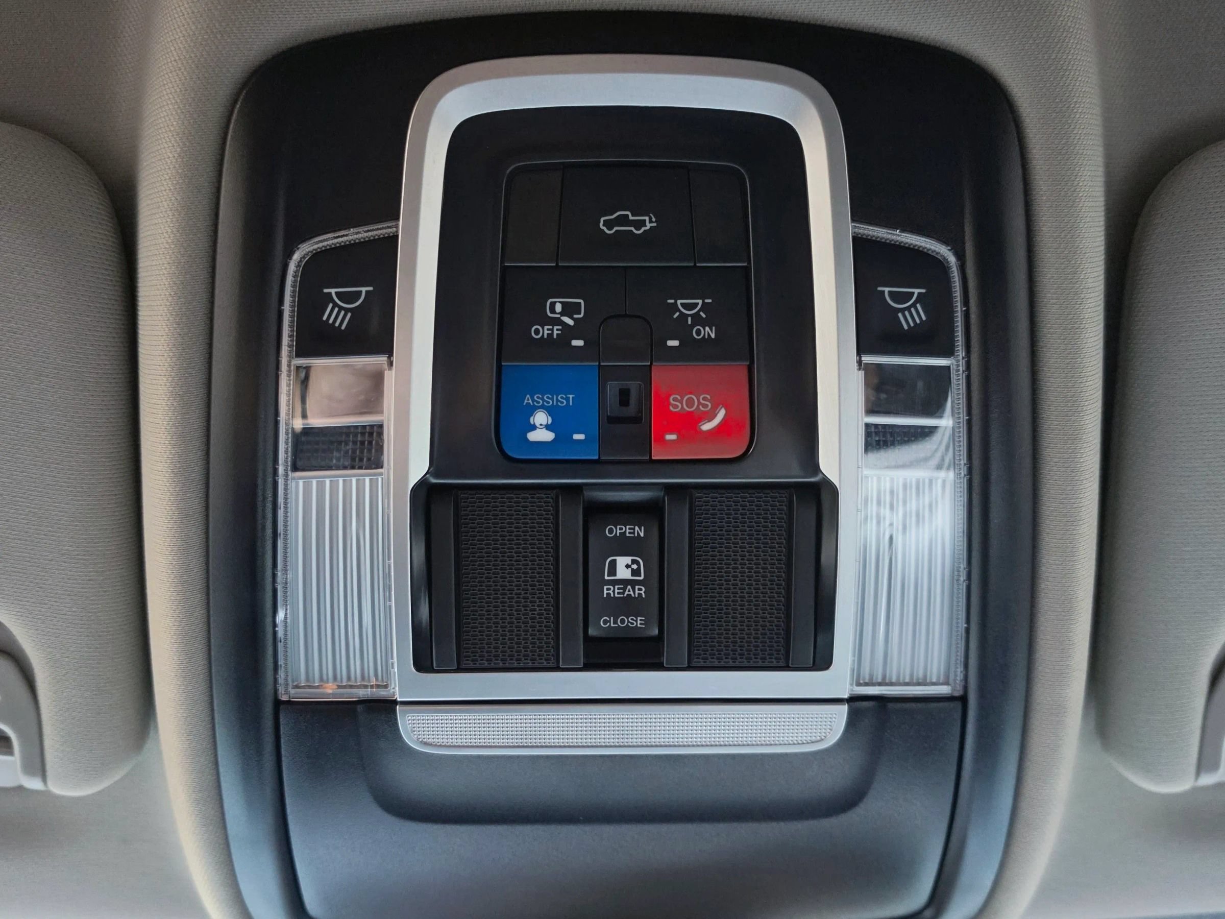 Used 2024 RAM 2500 Laramie AWD/4WD image 31