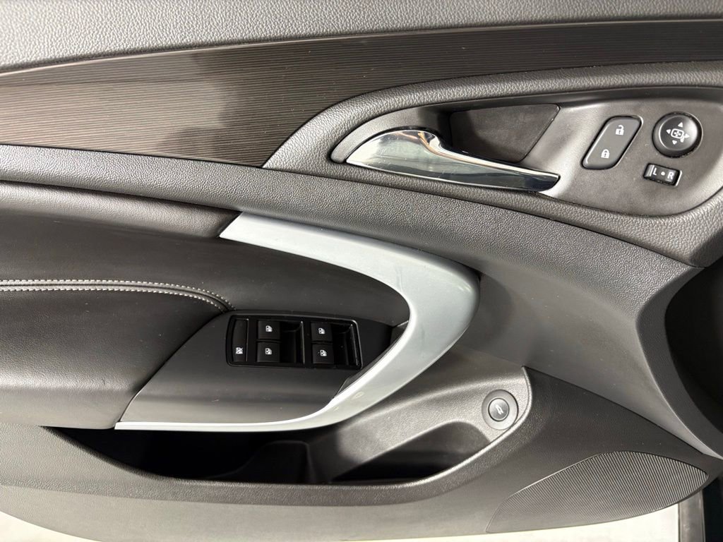 Used 2017 Buick Regal Sport Touring image 19