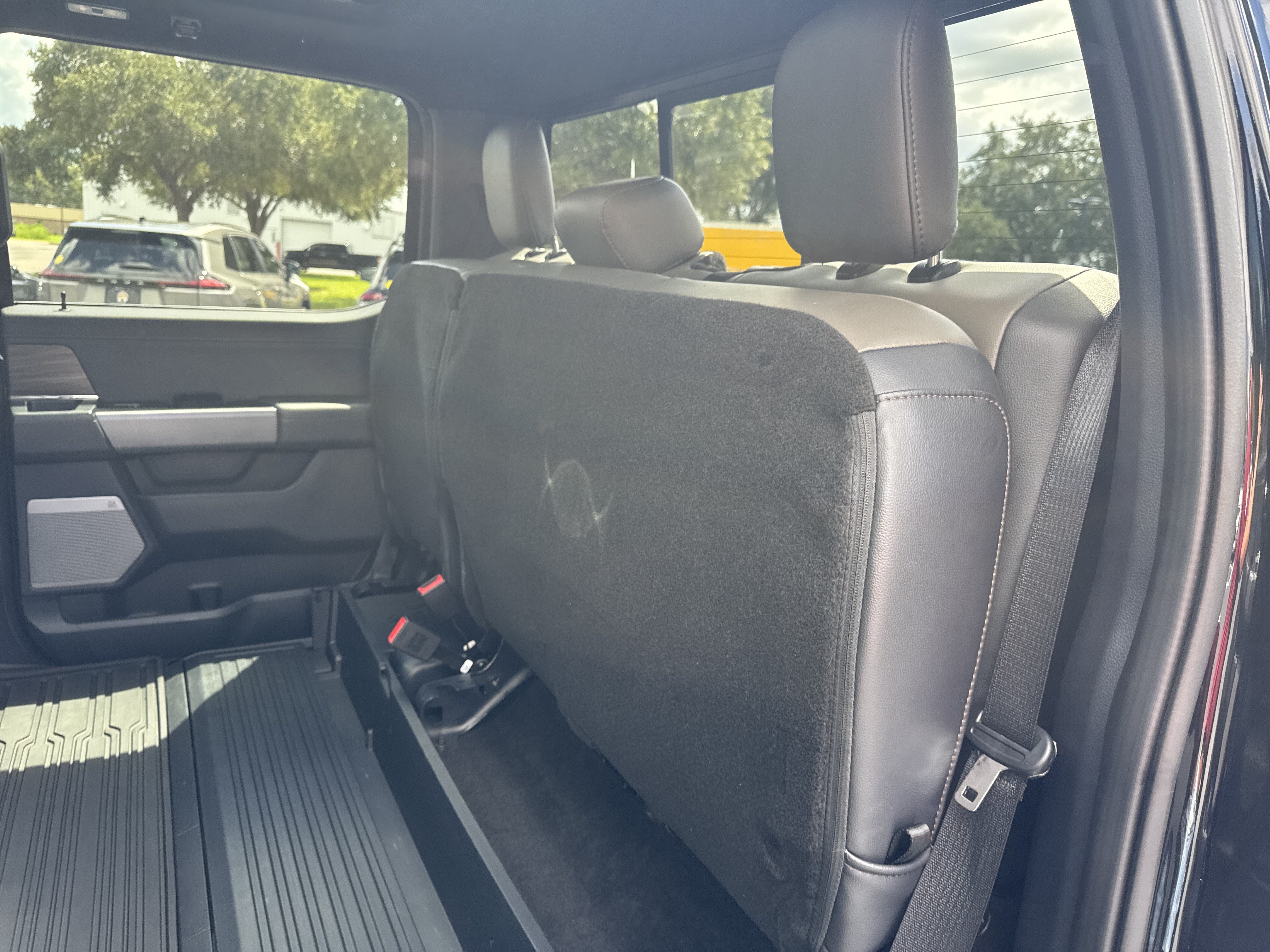 Used 2025 Ford F150 Lariat w/ Equipment Group 502A High AWD/4WD image 25
