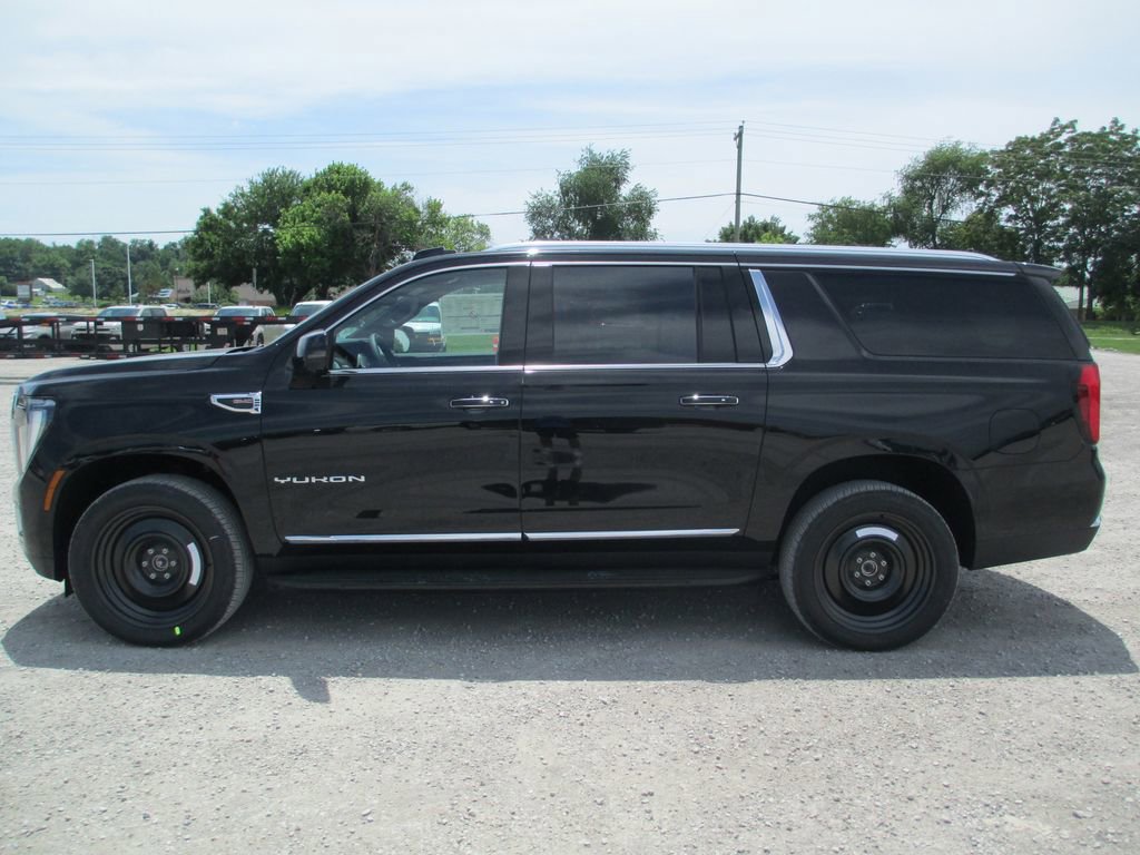 New 2026 GMC Yukon XL Elevation w/ Elevation Premium Package AWD/4WD image 7